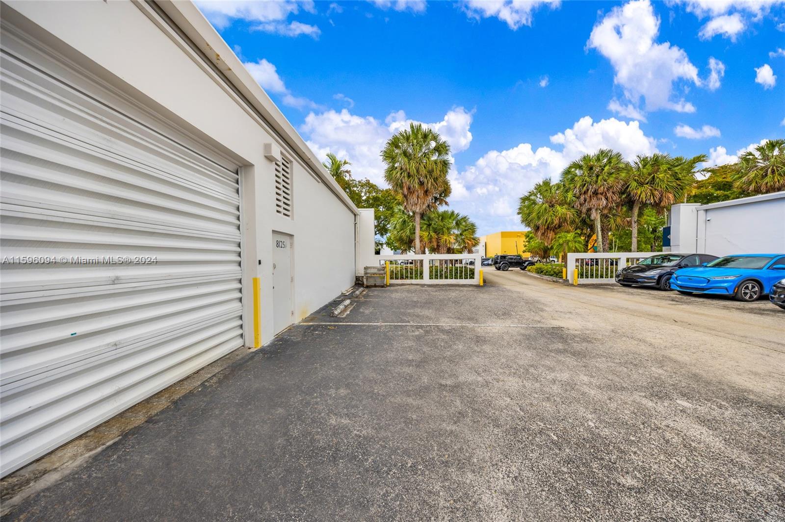 8125 NW 33rd St 8125