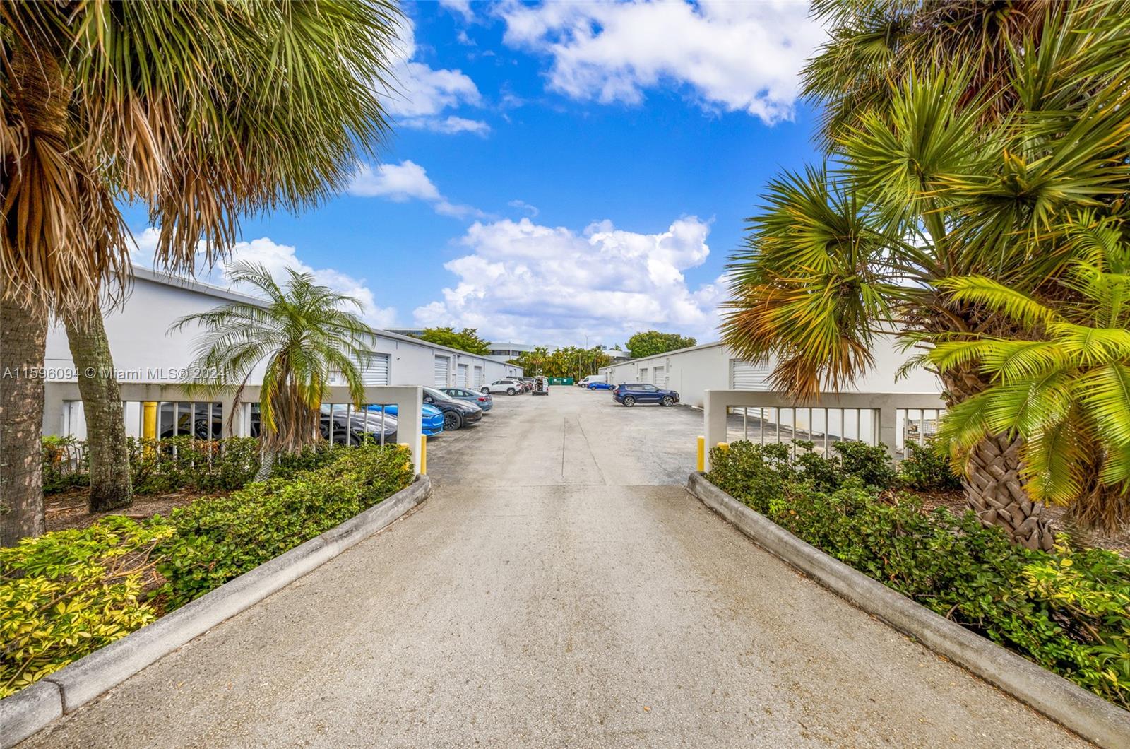 8125 NW 33rd St 8125