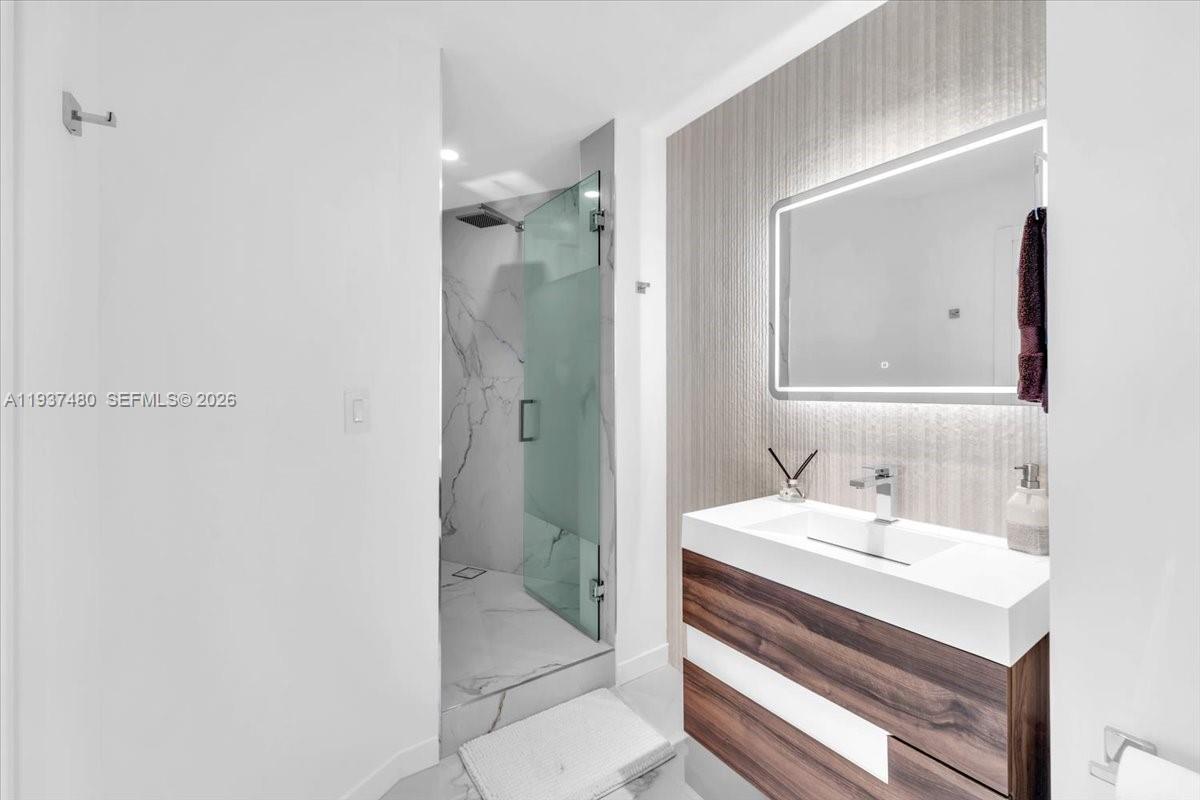 PORTOFINO TOWER CONDO - Residential