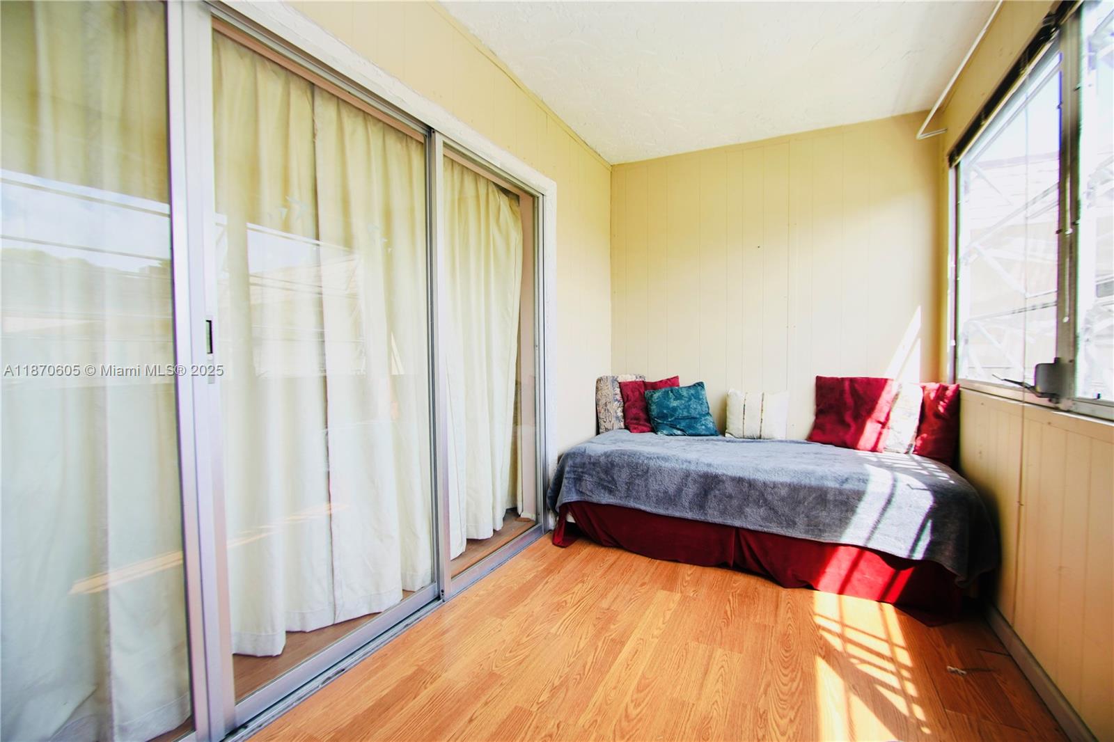 LAKESIDE VILLAGE CONDO 6 - Residential