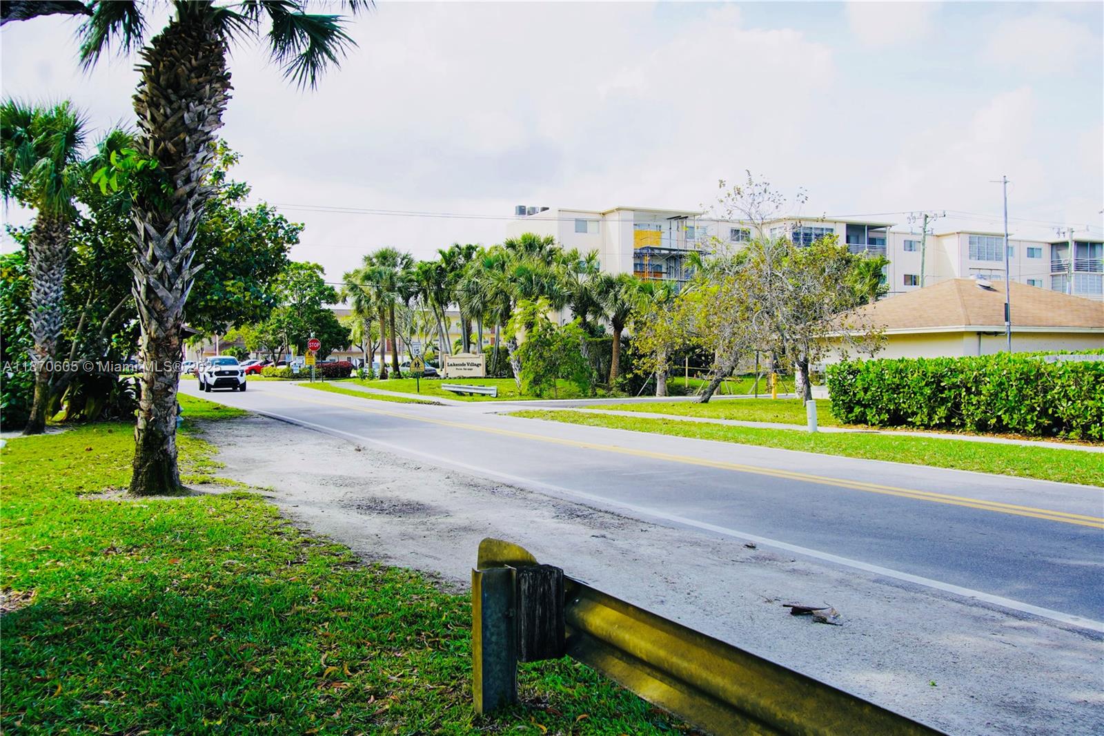 LAKESIDE VILLAGE CONDO 6 - Residential