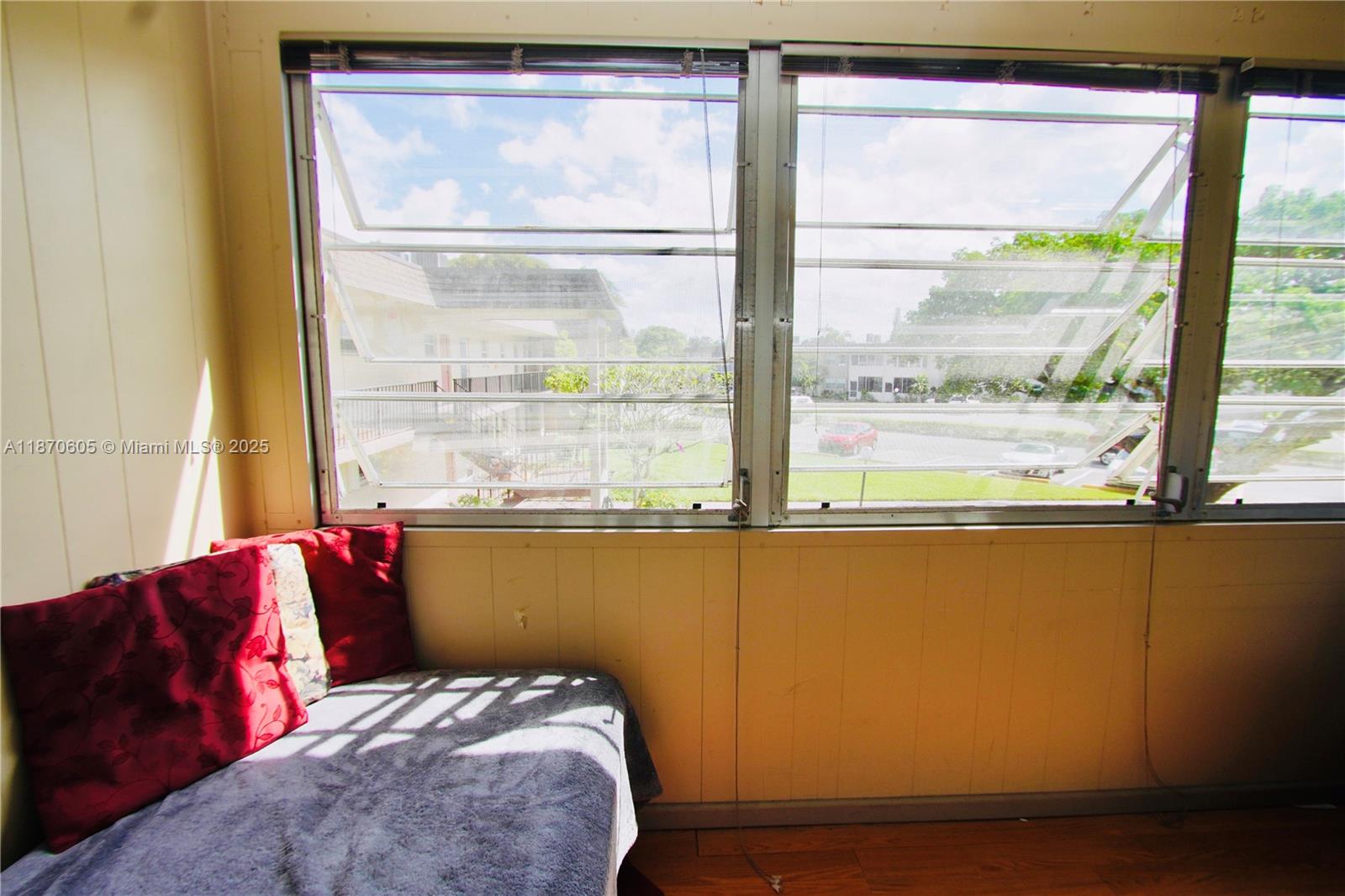 LAKESIDE VILLAGE CONDO 6 - Residential