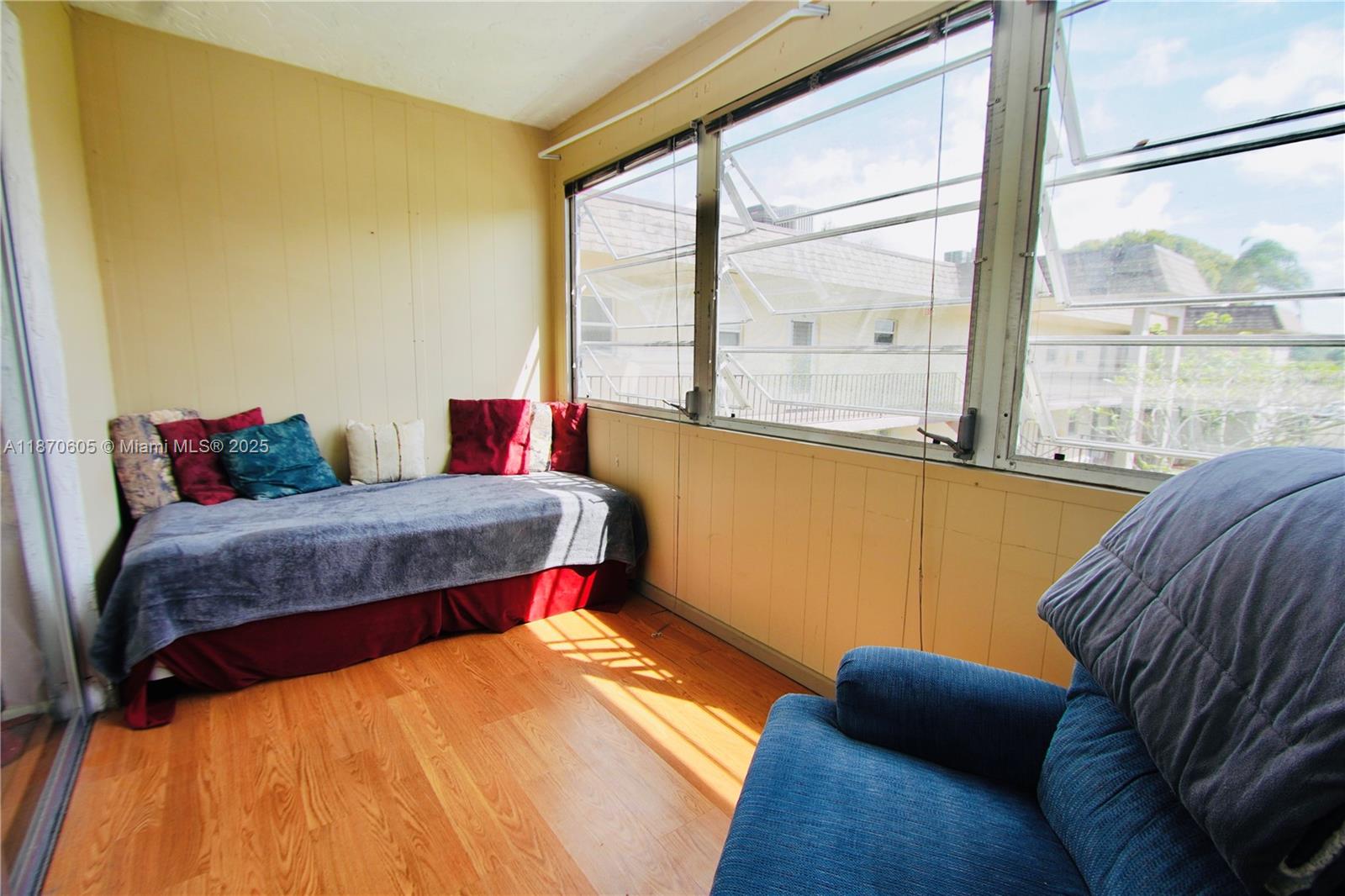 LAKESIDE VILLAGE CONDO 6 - Residential