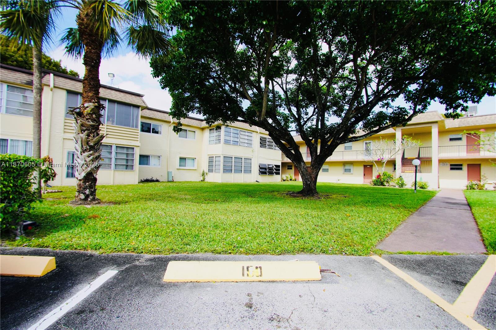 LAKESIDE VILLAGE CONDO 6 - Residential