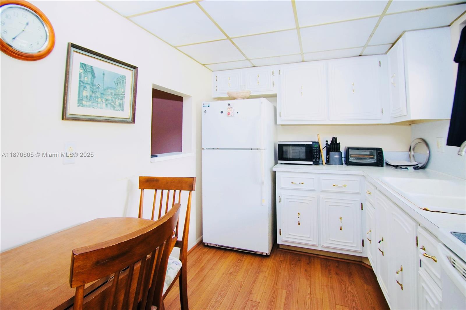 Well kept corner unit ready or your touches priced to sell! No min credit score, no min down payment, dog allowed needs to be approved by condo association. Wont last!