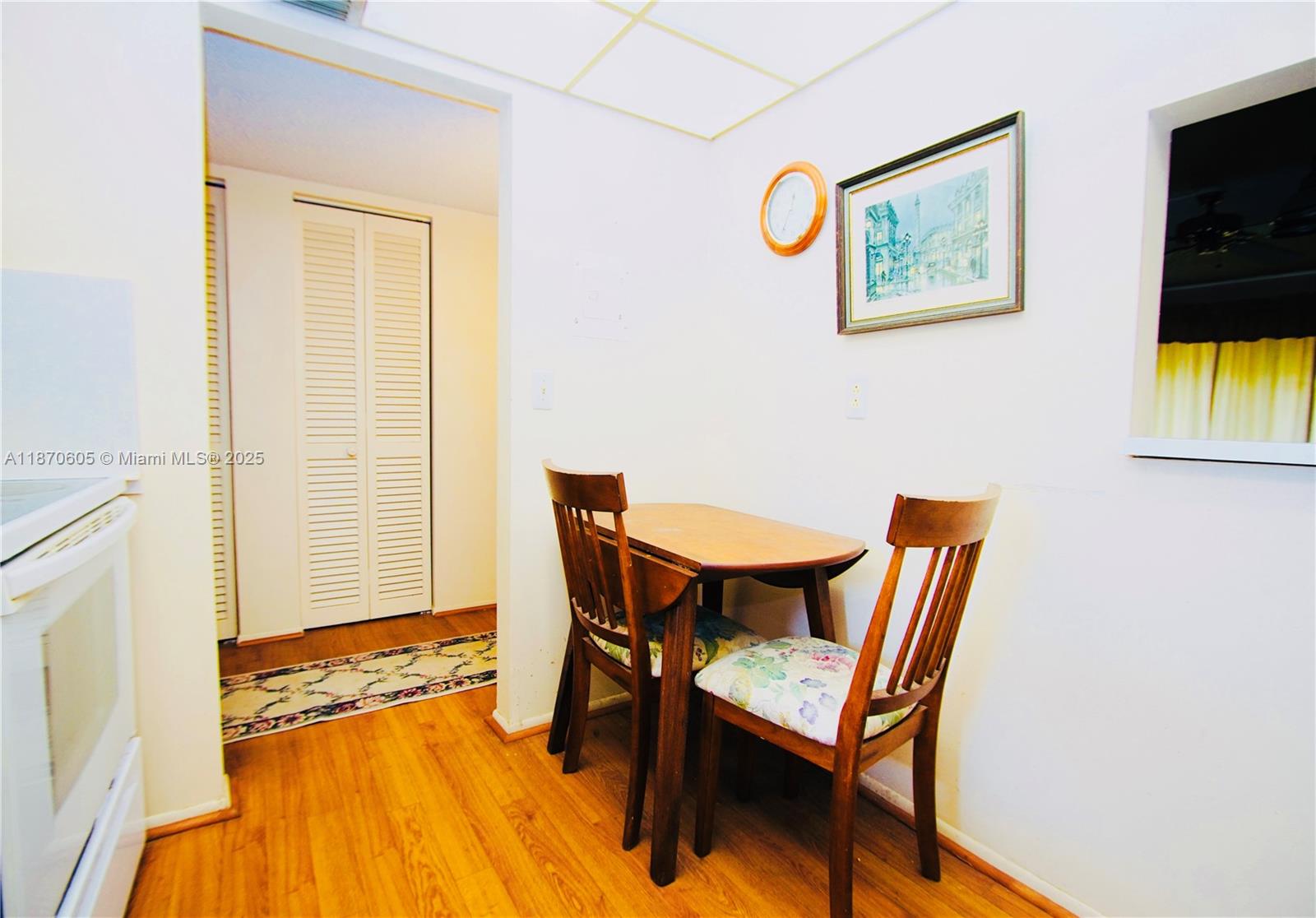 LAKESIDE VILLAGE CONDO 6 - Residential