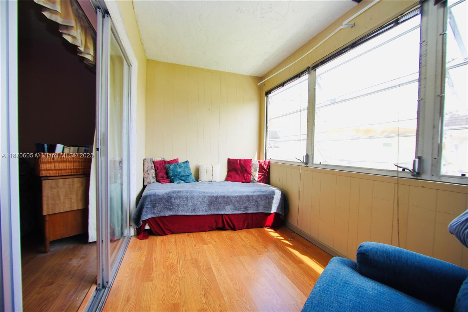 LAKESIDE VILLAGE CONDO 6 - Residential