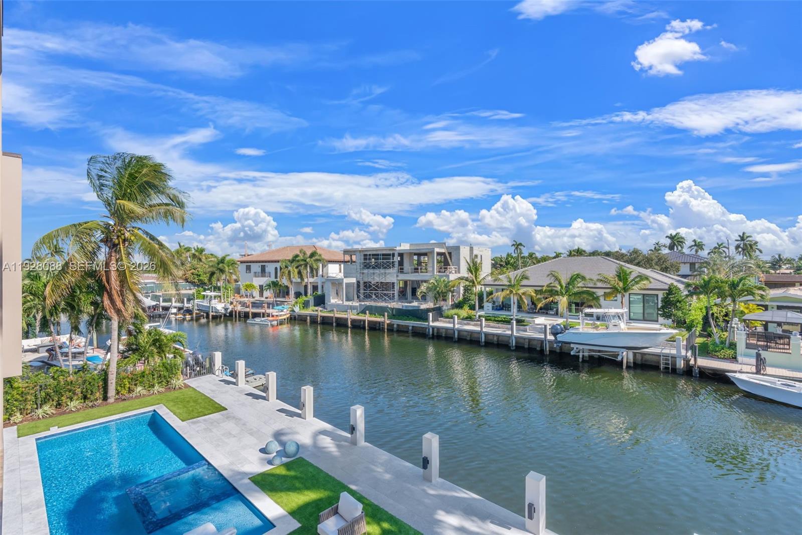 CORAL KEY VILLAS 3RD SEC - Residential