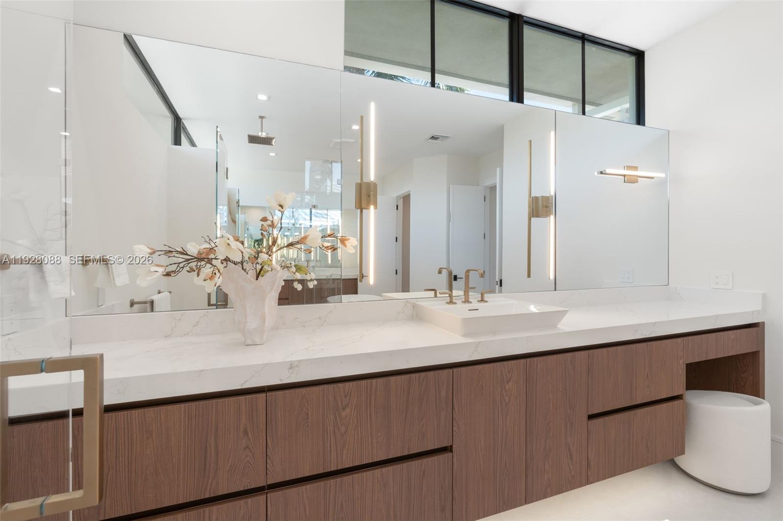 CORAL KEY VILLAS 3RD SEC - Residential