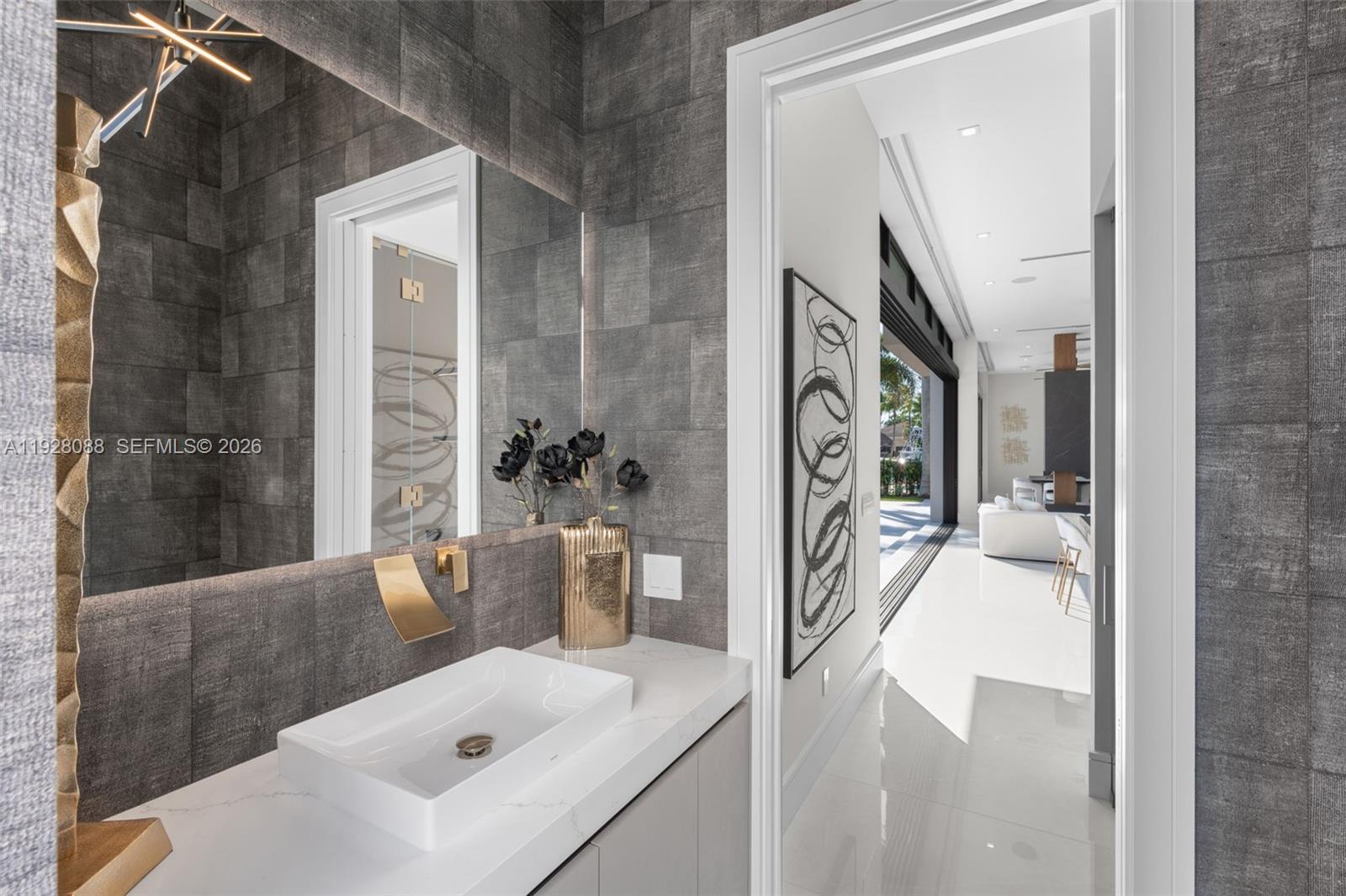 CORAL KEY VILLAS 3RD SEC - Residential