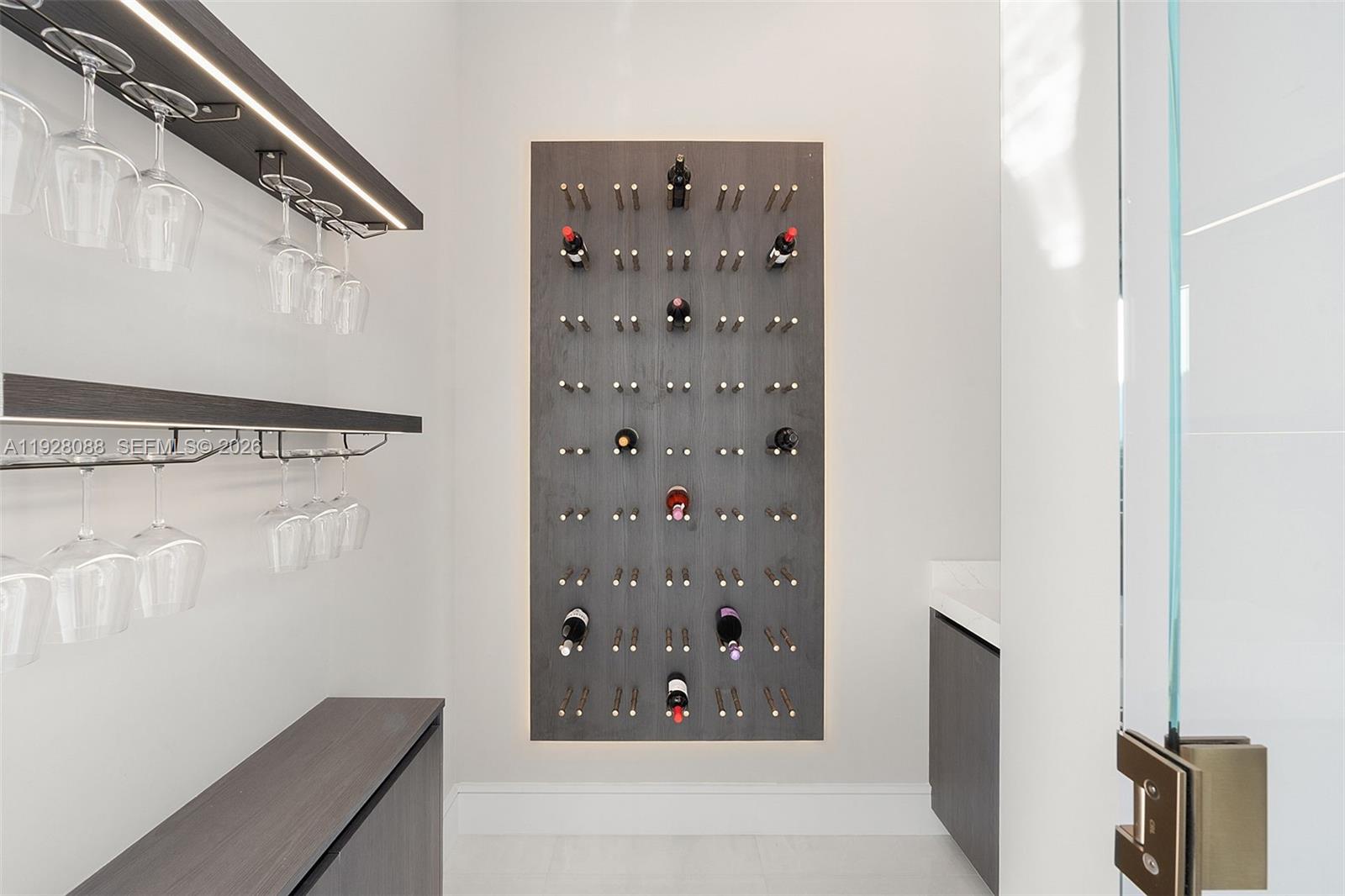 CORAL KEY VILLAS 3RD SEC - Residential