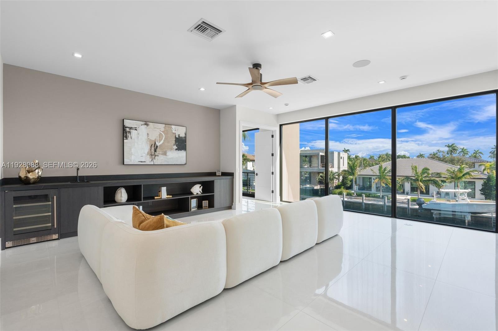 CORAL KEY VILLAS 3RD SEC - Residential