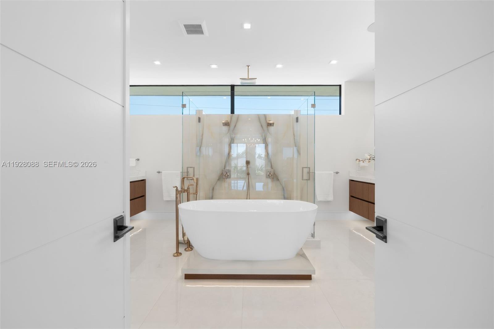 CORAL KEY VILLAS 3RD SEC - Residential