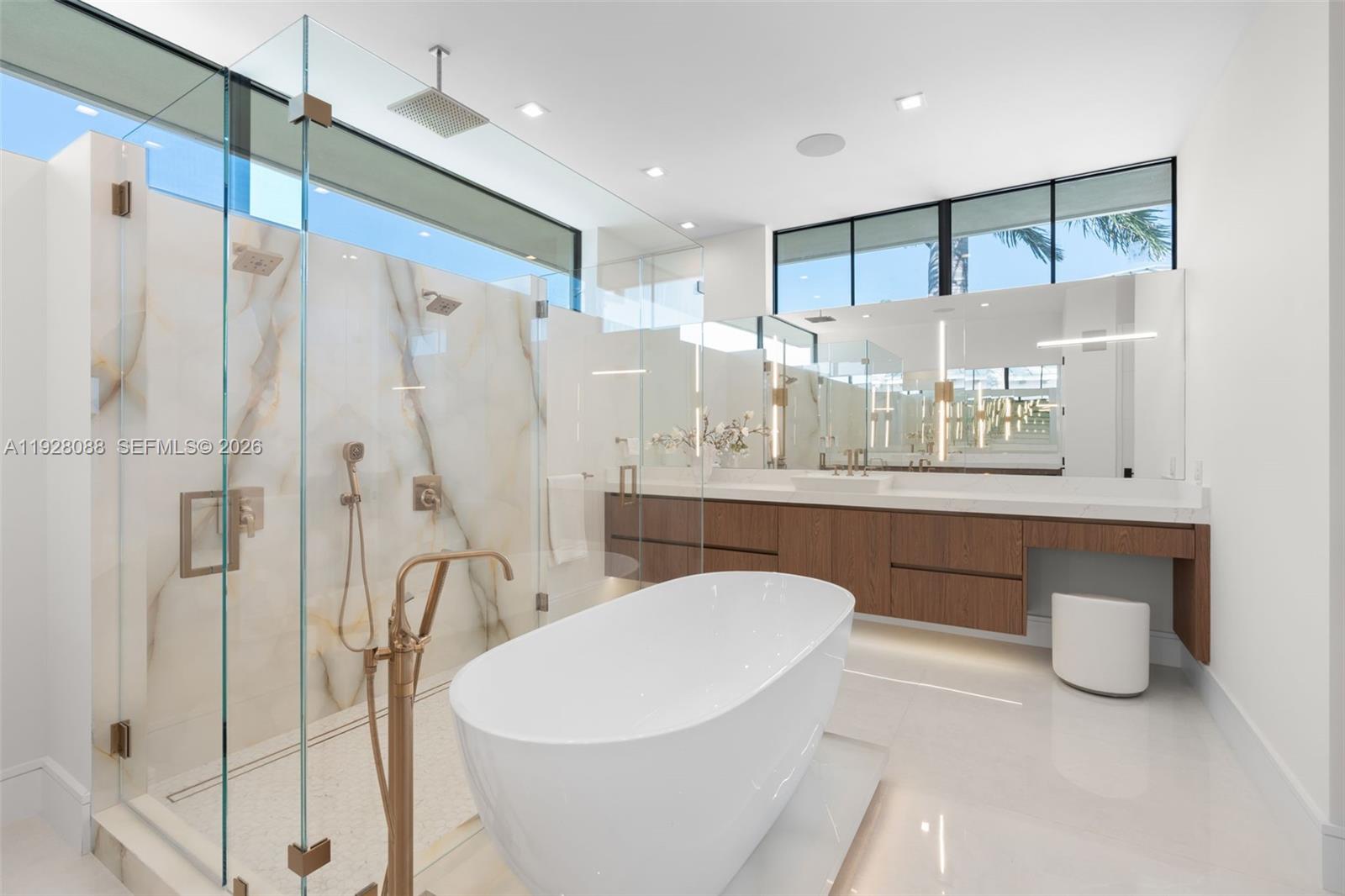 CORAL KEY VILLAS 3RD SEC - Residential