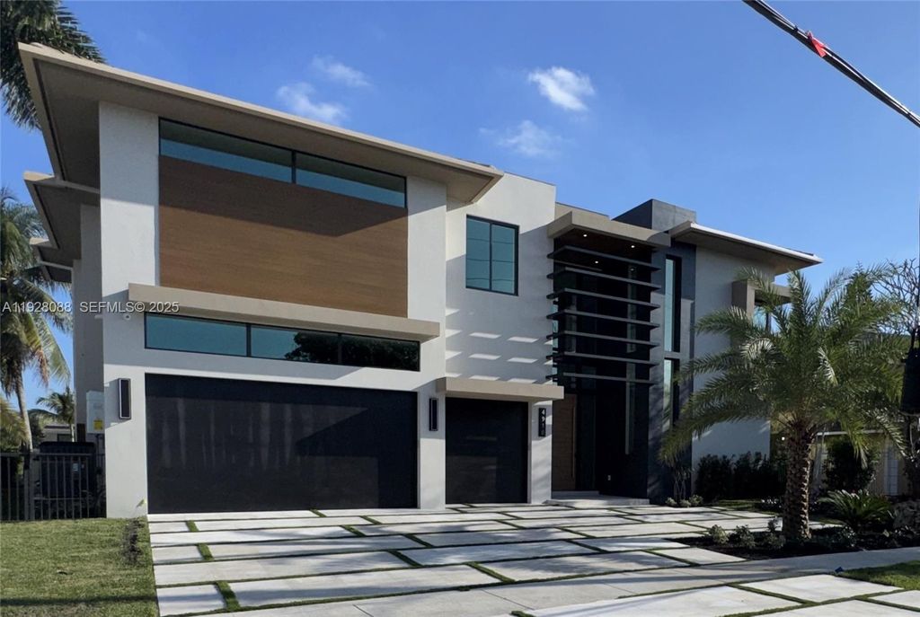 Photo of 4910 NE 27th Ave, Lighthouse Point, FL 33064 (MLS # A11928088)