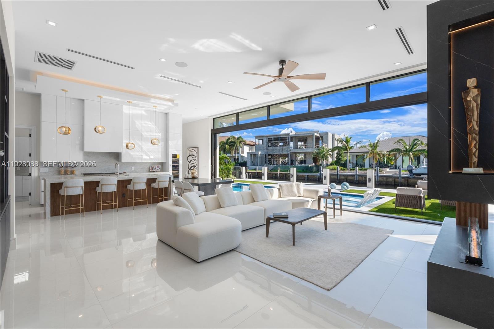 CORAL KEY VILLAS 3RD SEC - Residential