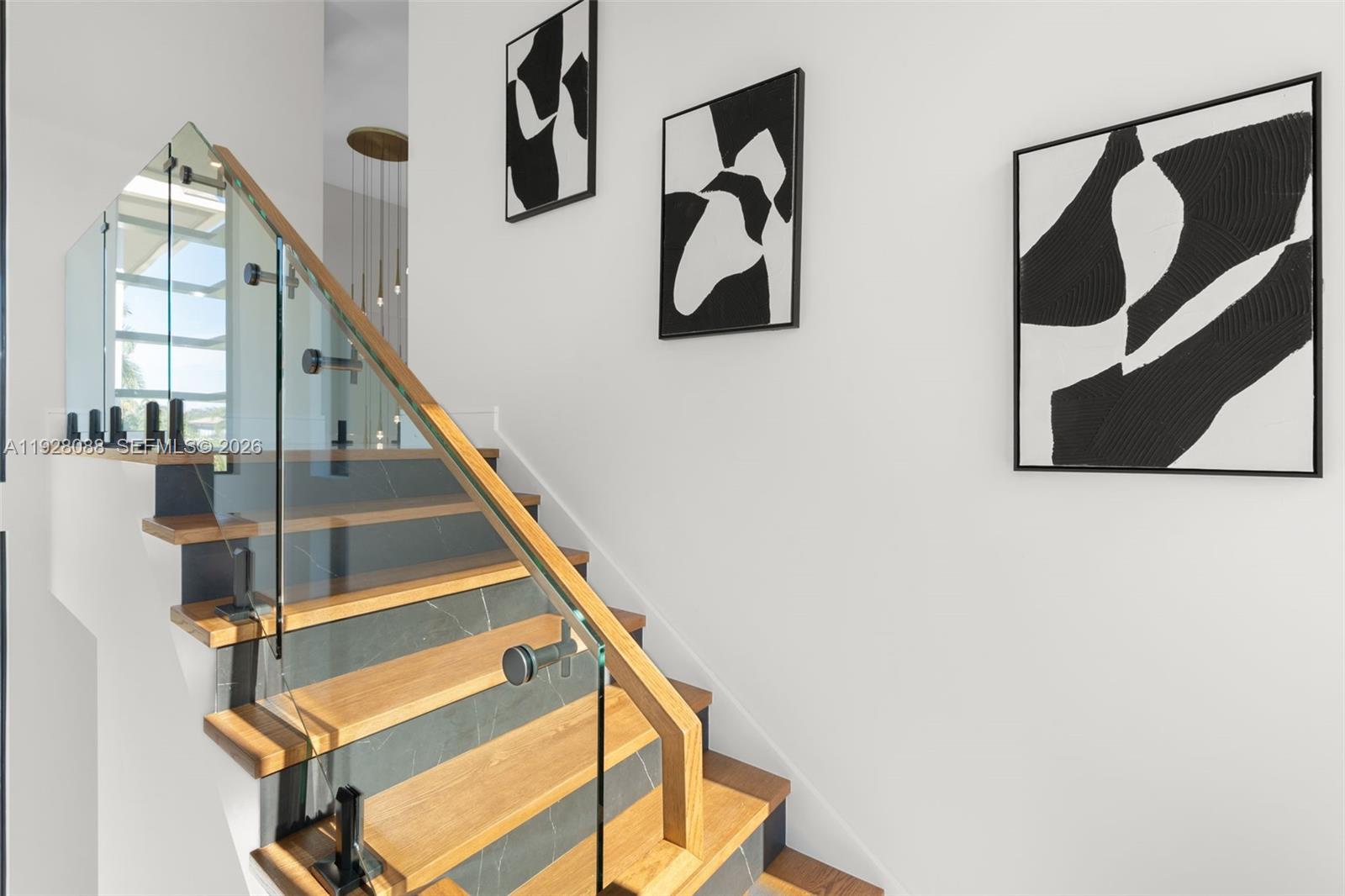 CORAL KEY VILLAS 3RD SEC - Residential