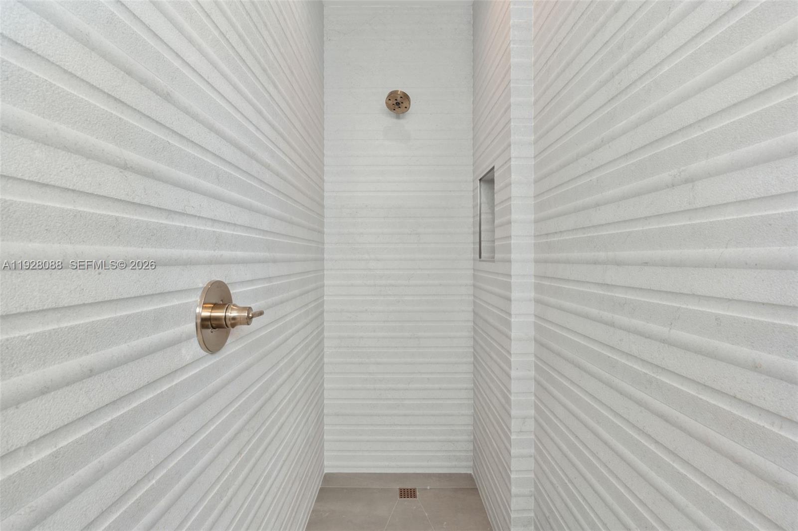 CORAL KEY VILLAS 3RD SEC - Residential