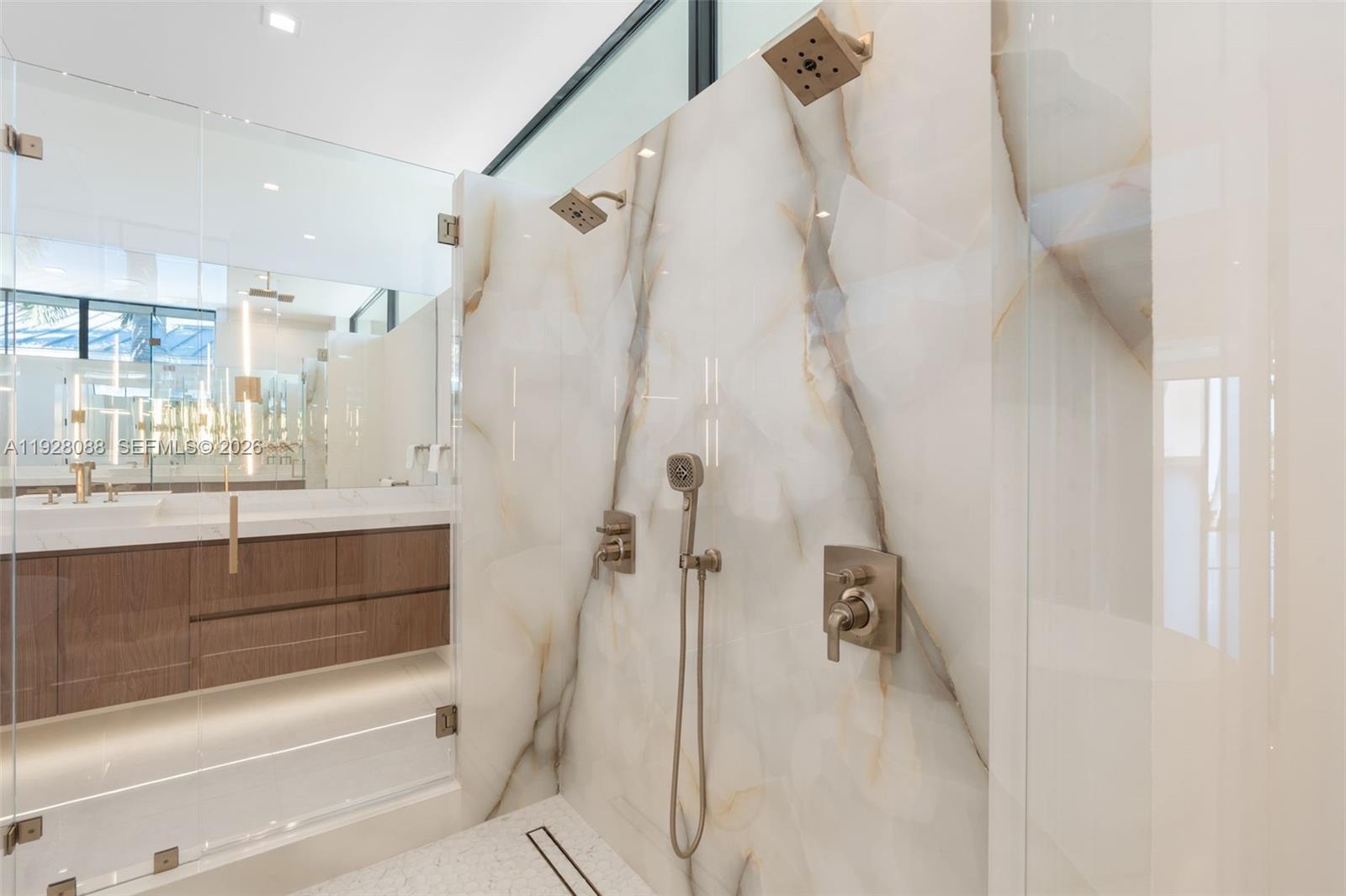 CORAL KEY VILLAS 3RD SEC - Residential