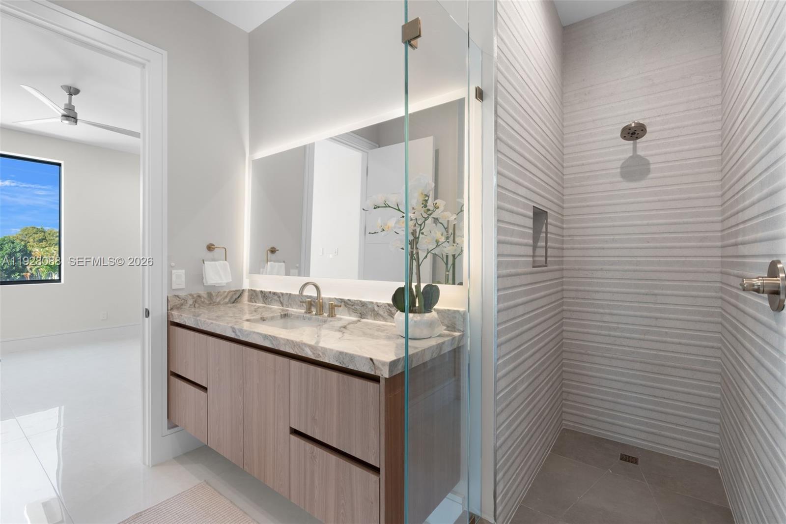 CORAL KEY VILLAS 3RD SEC - Residential