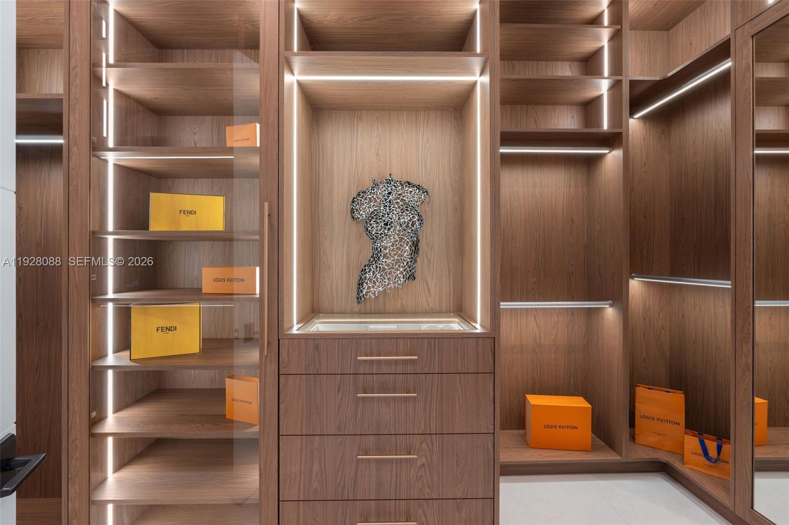 CORAL KEY VILLAS 3RD SEC - Residential