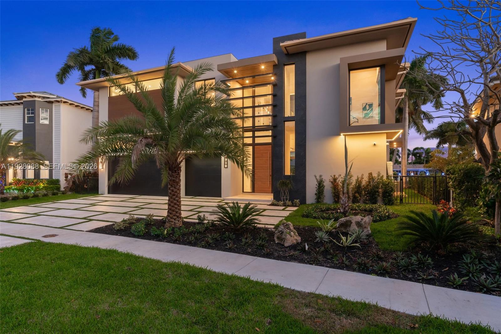 CORAL KEY VILLAS 3RD SEC - Residential