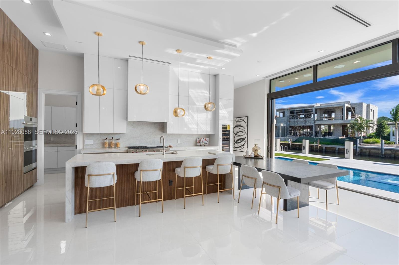 CORAL KEY VILLAS 3RD SEC - Residential