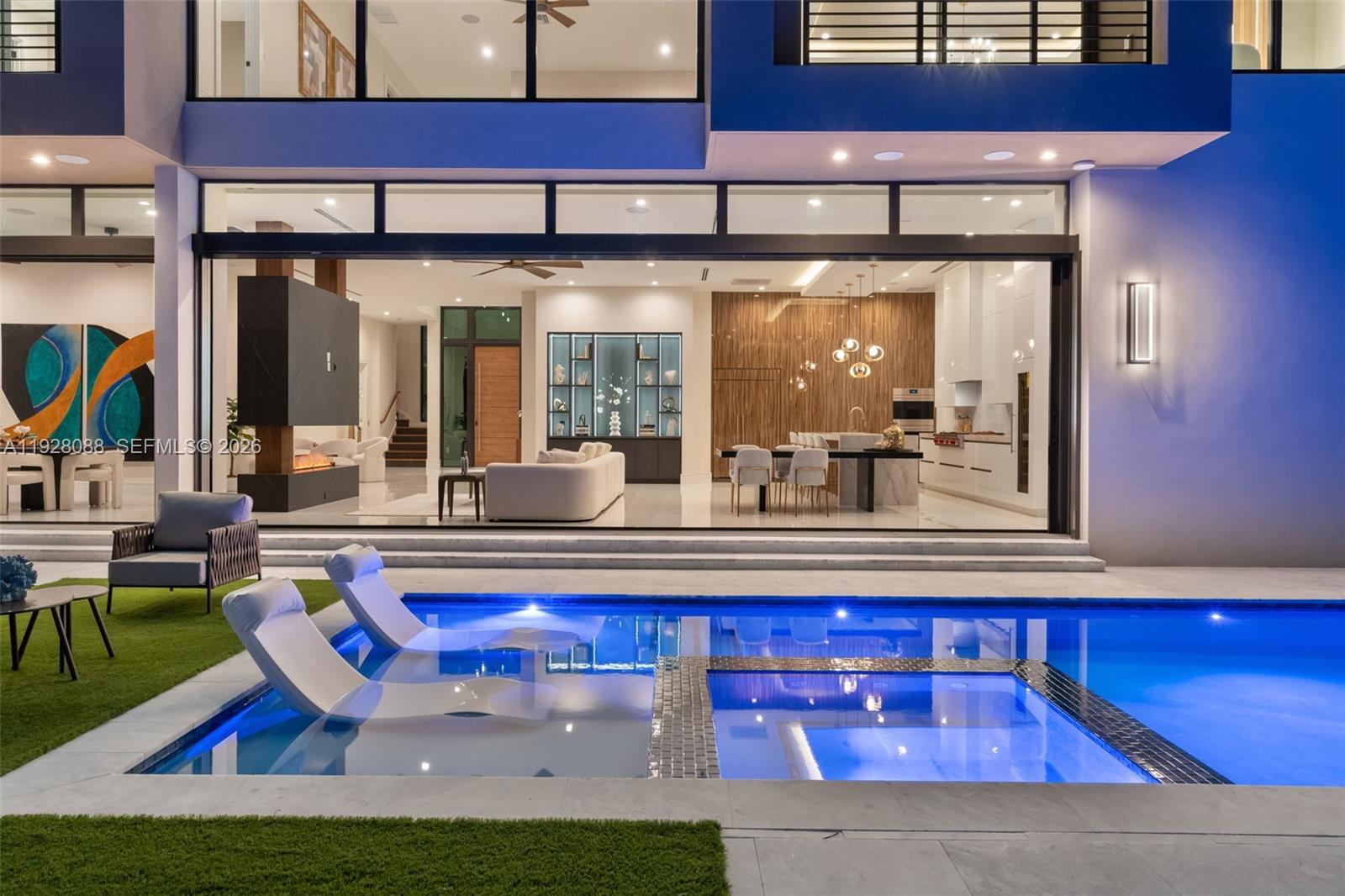 CORAL KEY VILLAS 3RD SEC - Residential