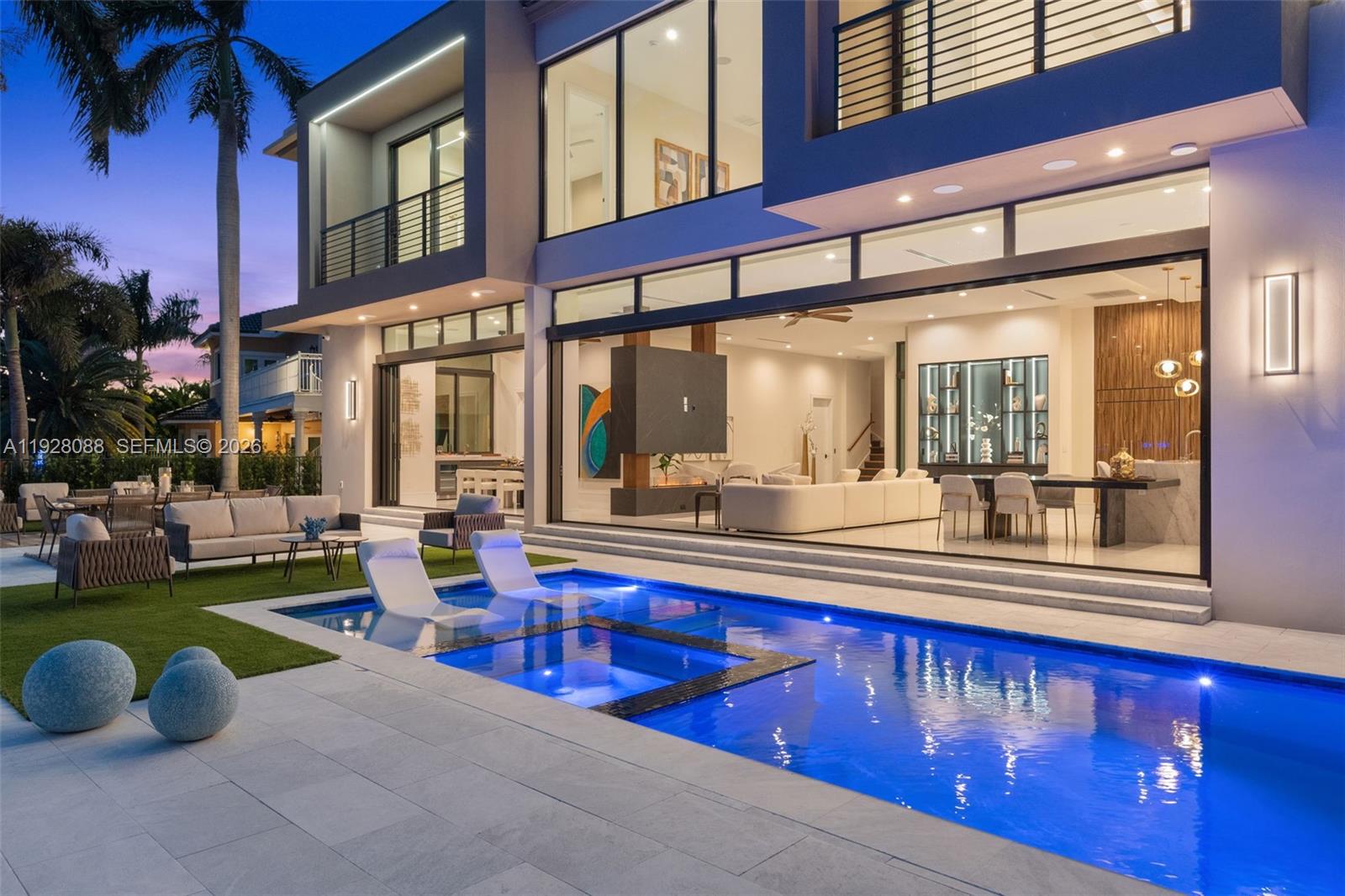 CORAL KEY VILLAS 3RD SEC - Residential