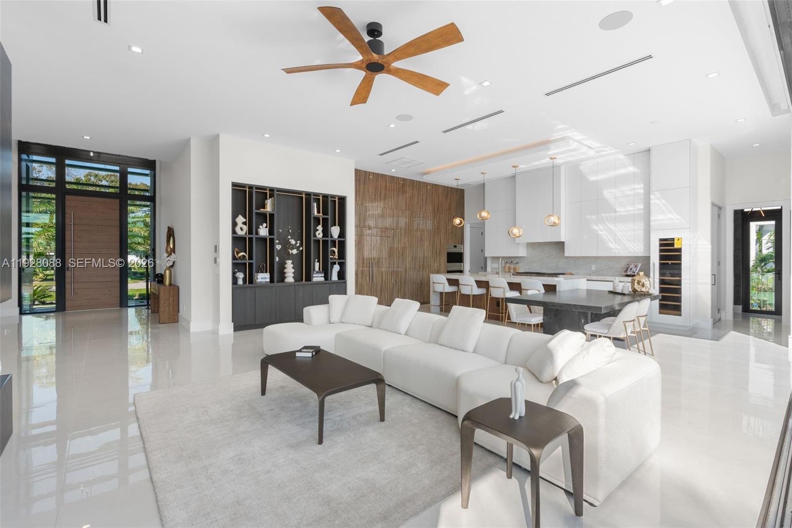 CORAL KEY VILLAS 3RD SEC - Residential