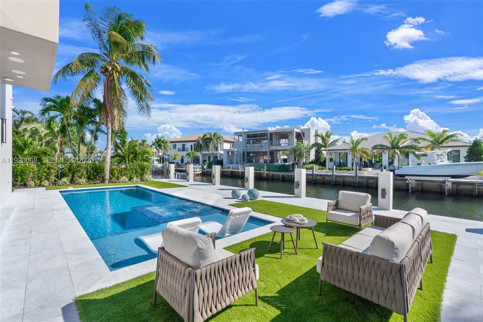 CORAL KEY VILLAS 3RD SEC - Residential