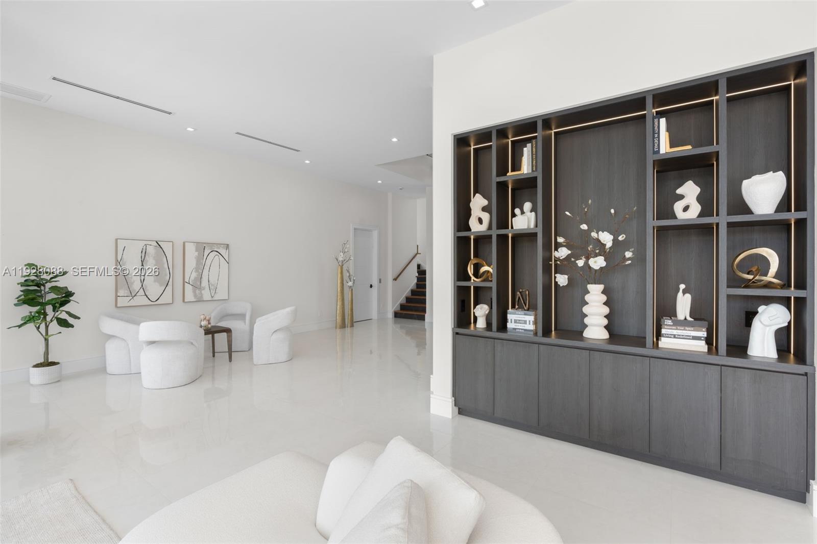 CORAL KEY VILLAS 3RD SEC - Residential