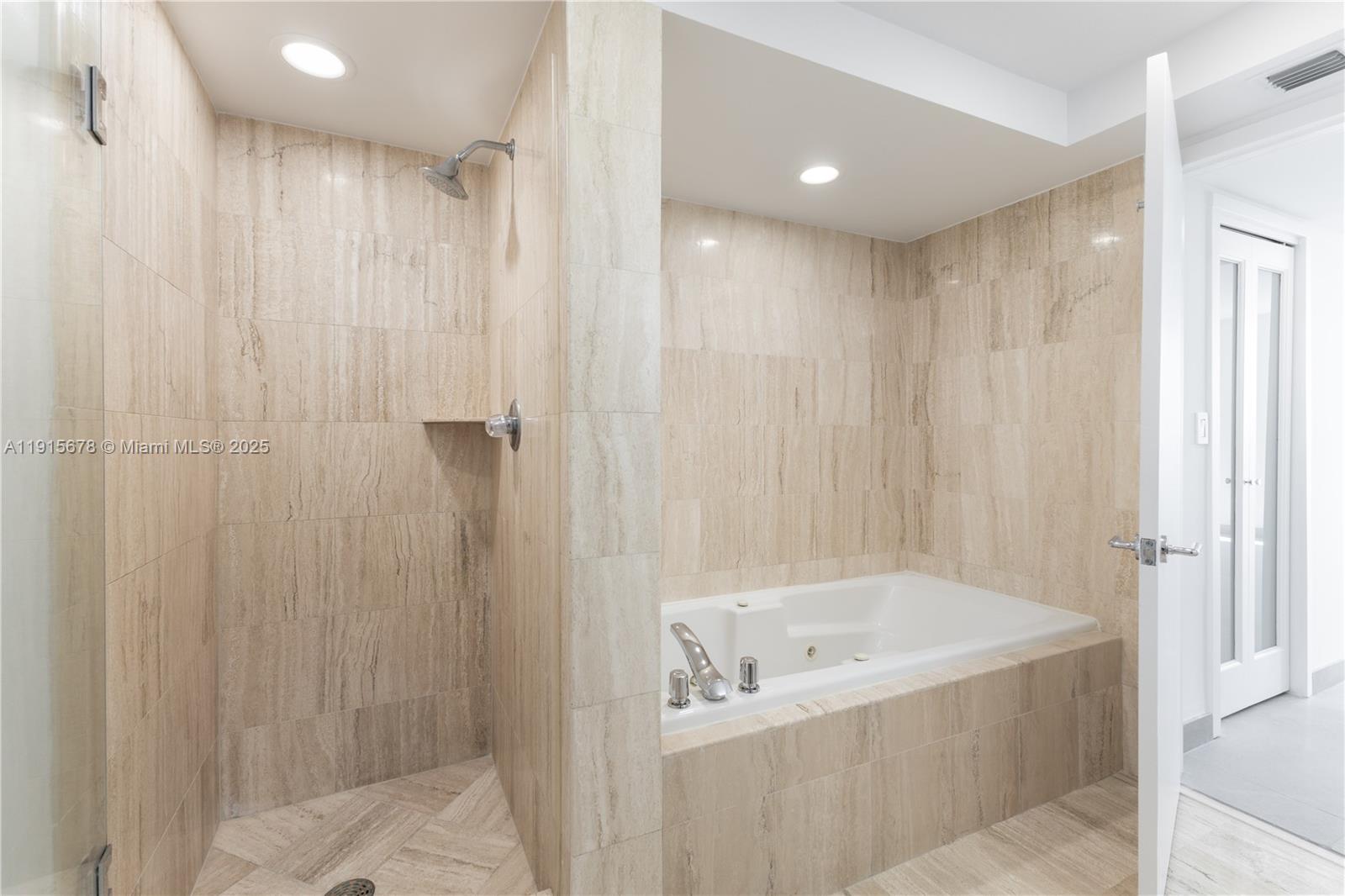 SUNSET HARBOUR SOUTH COND - Residential Lease