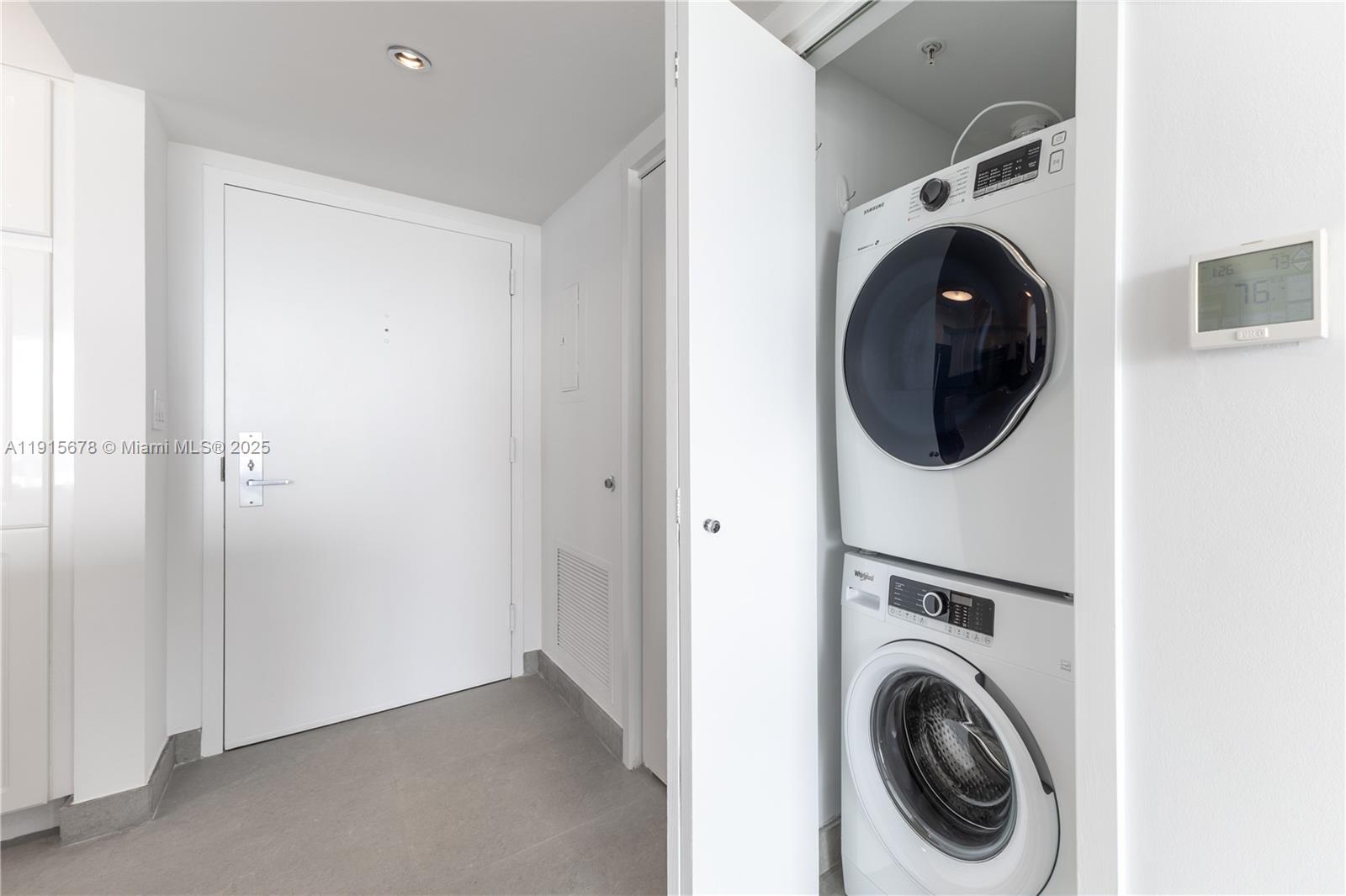 SUNSET HARBOUR SOUTH COND - Residential Lease