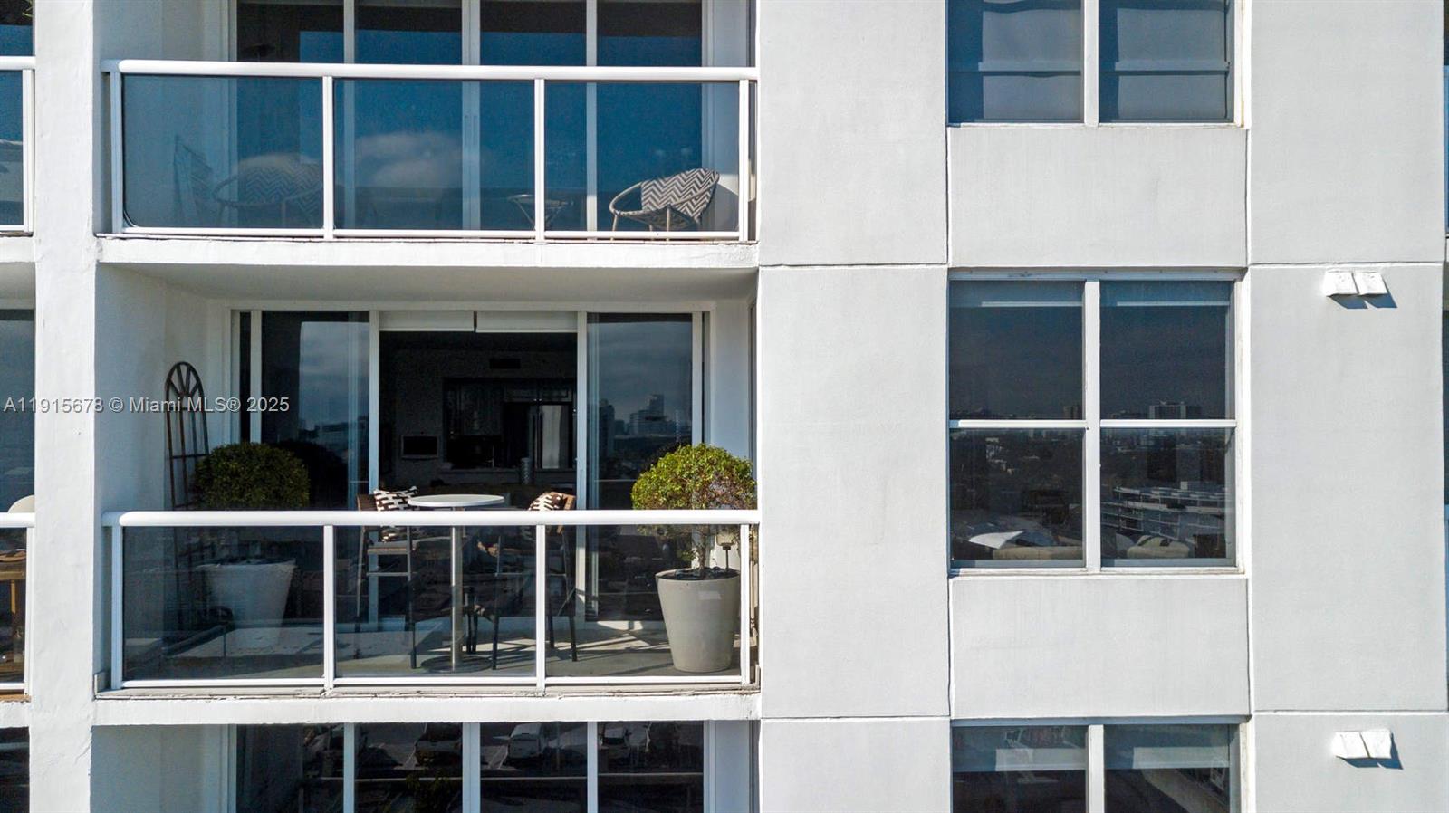 SUNSET HARBOUR SOUTH COND - Residential Lease