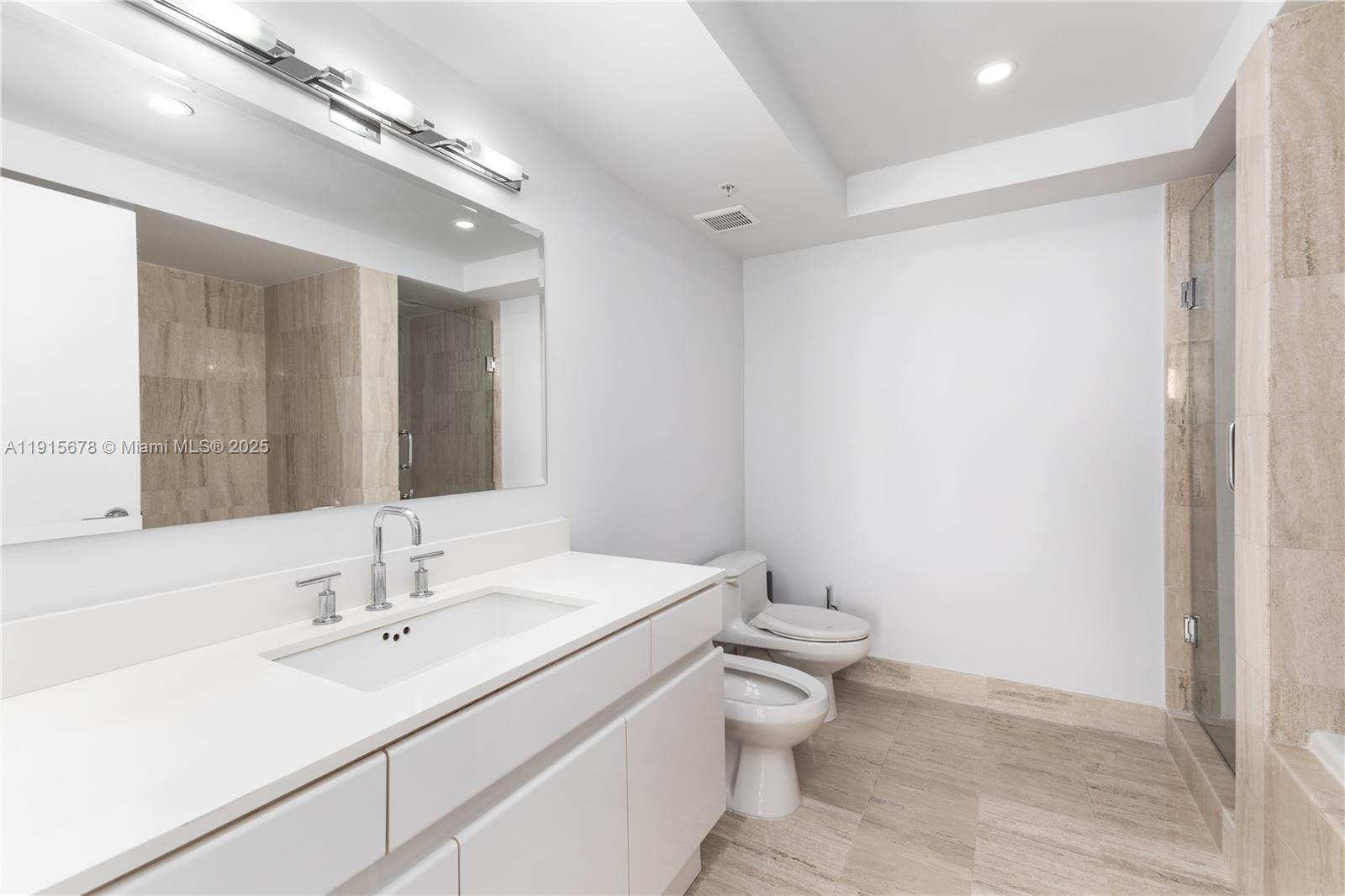 SUNSET HARBOUR SOUTH COND - Residential Lease