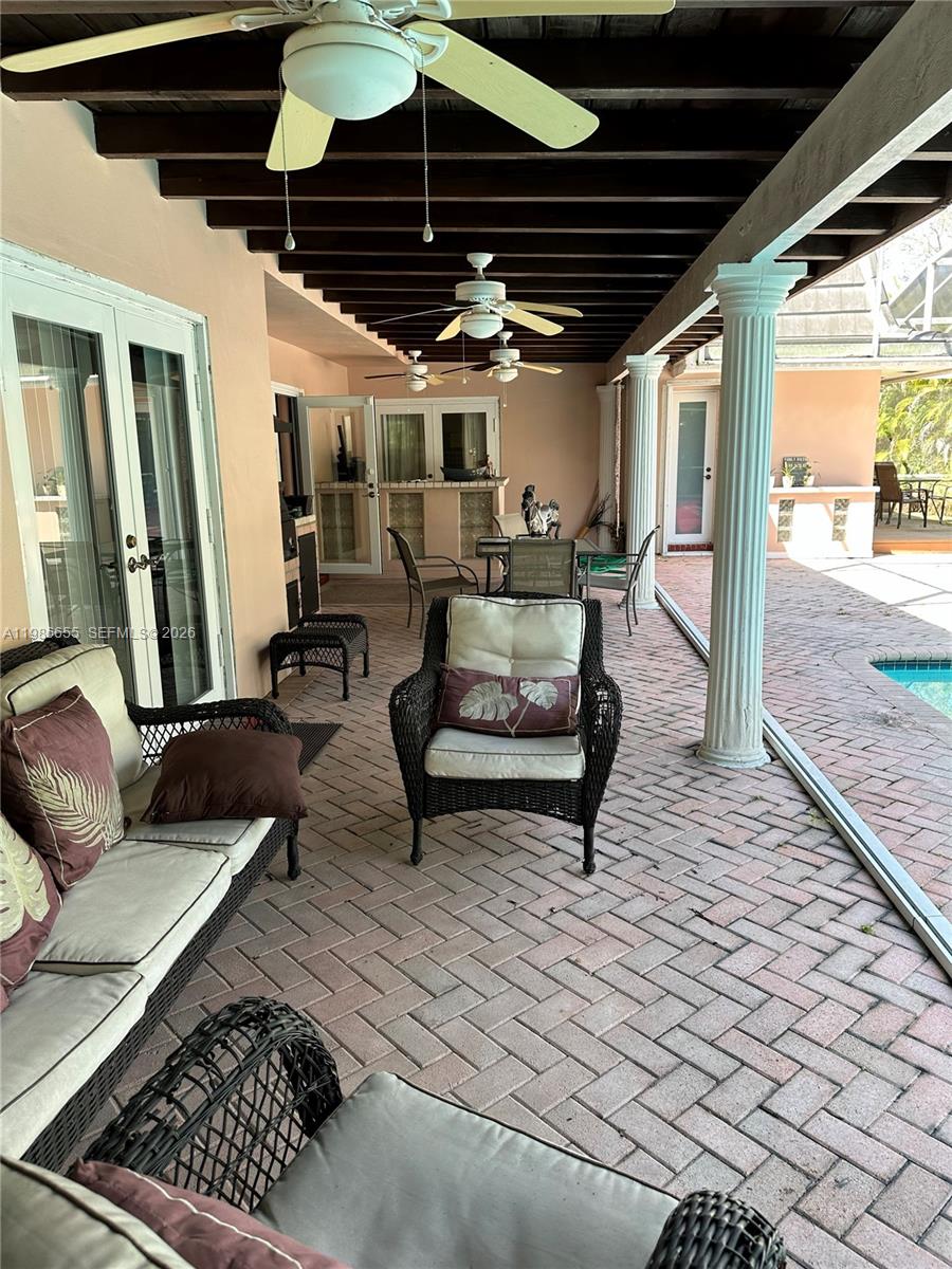 THOUSAND PINES - Residential