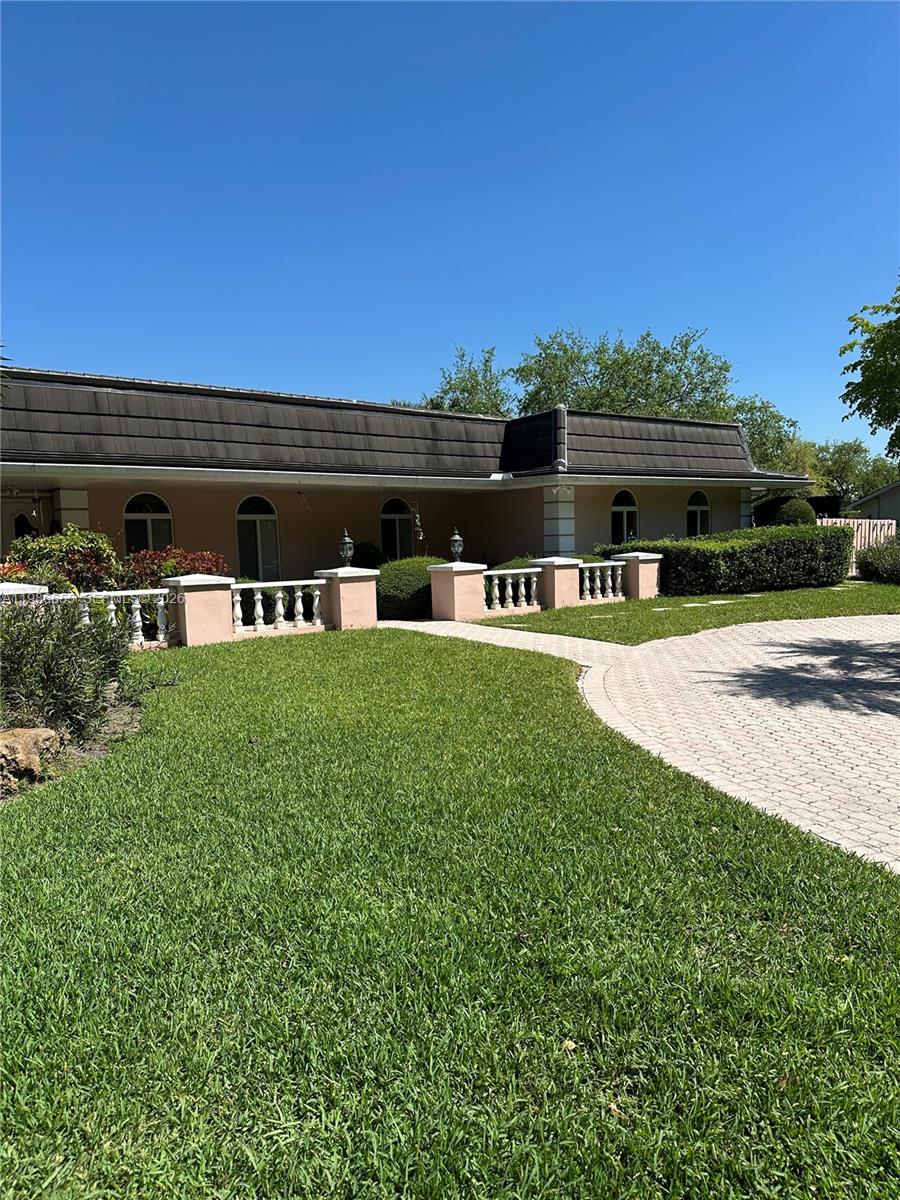 THOUSAND PINES - Residential