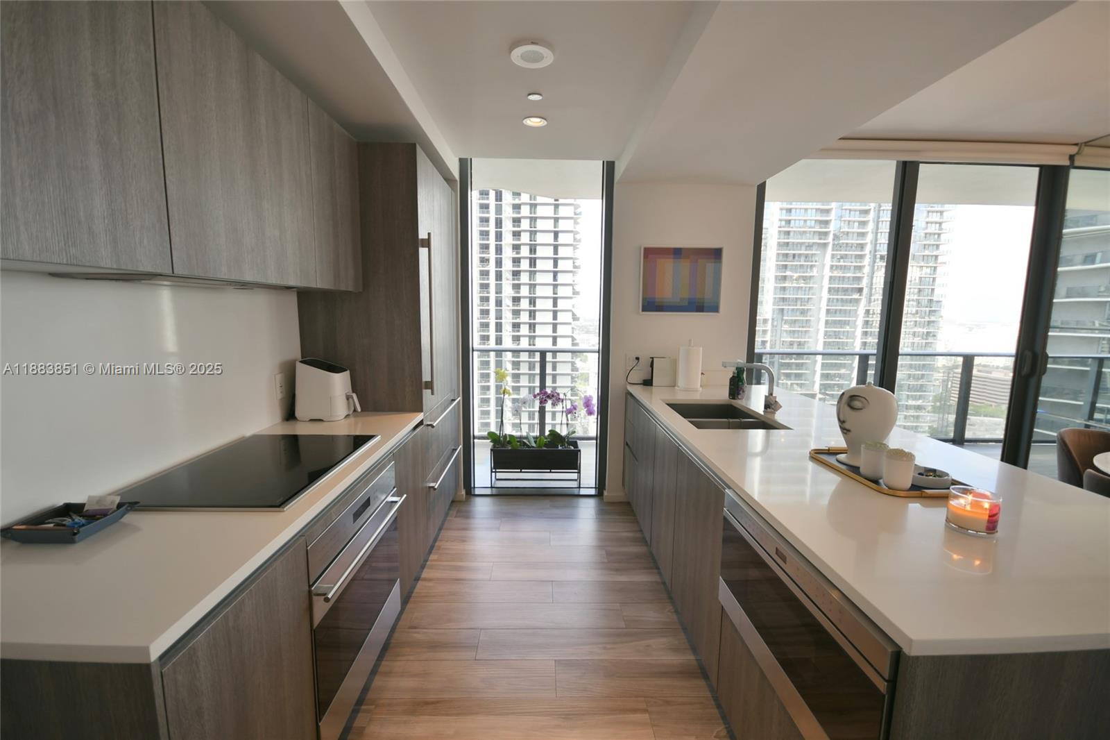 801 SMA RESIDENCES CONDO - Residential