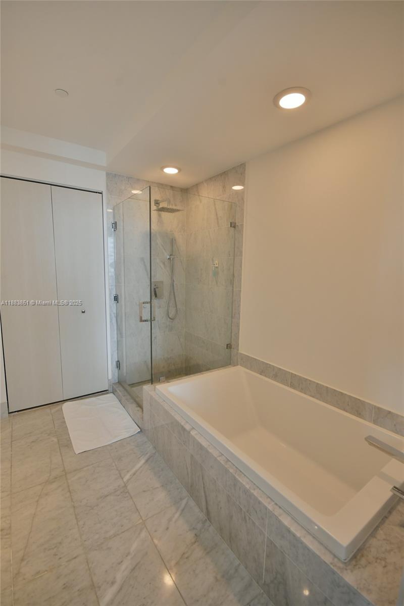 801 SMA RESIDENCES CONDO - Residential