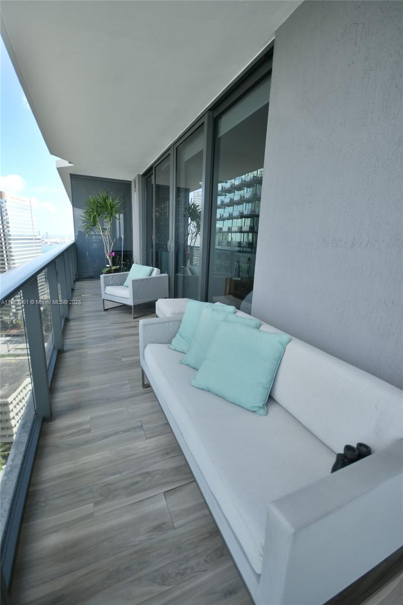 801 SMA RESIDENCES CONDO - Residential