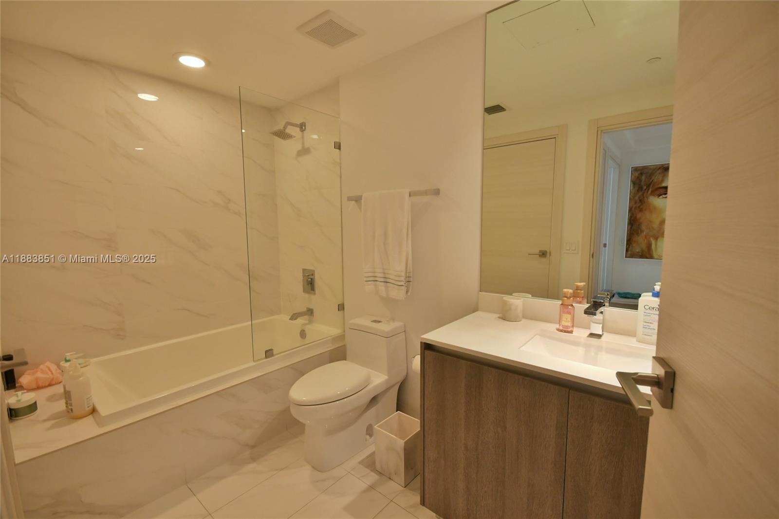 801 SMA RESIDENCES CONDO - Residential