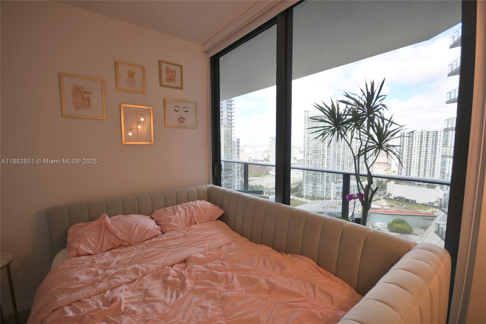 801 SMA RESIDENCES CONDO - Residential