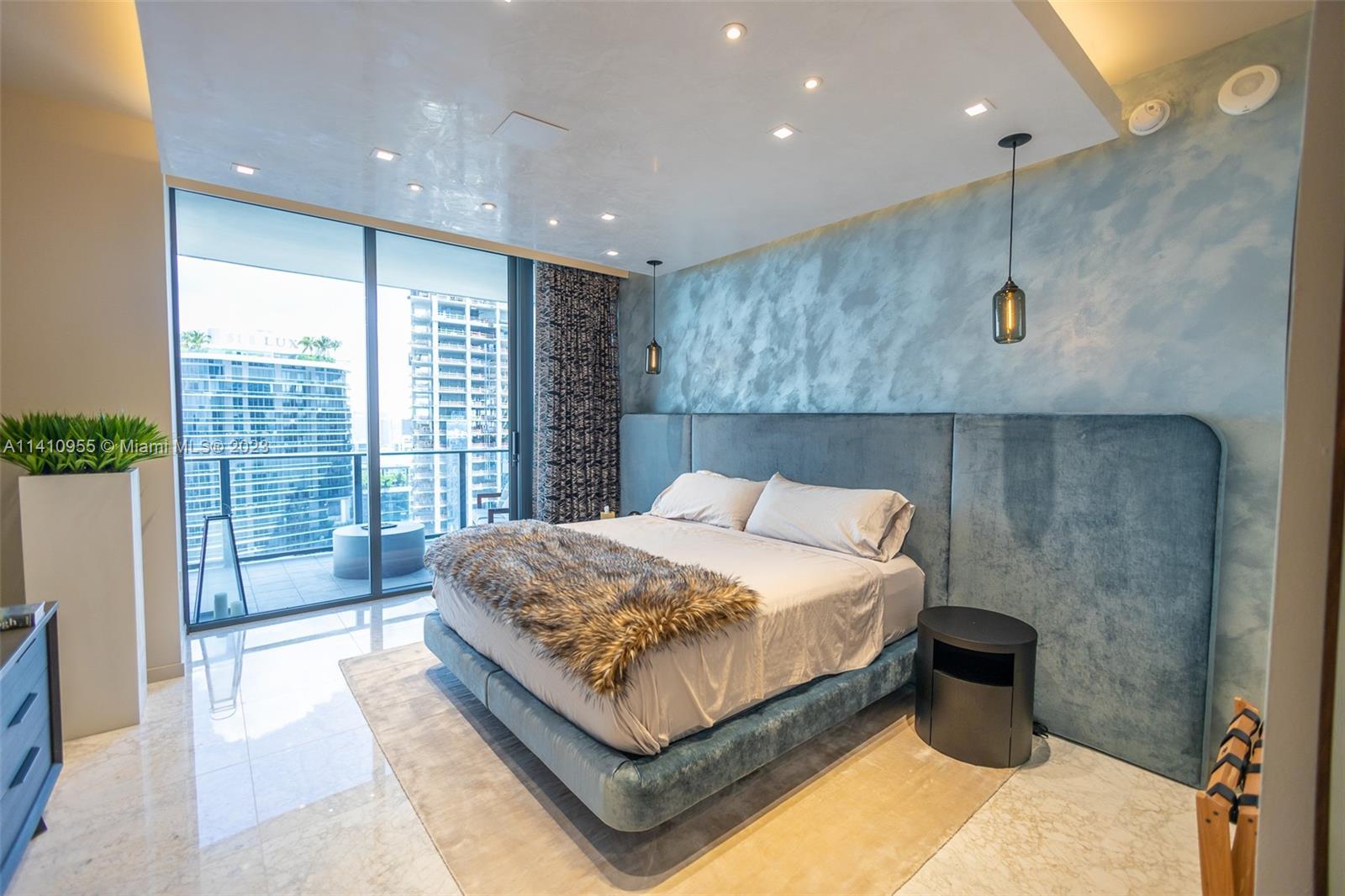 BRICKELL FLATIRON CONDO - Residential