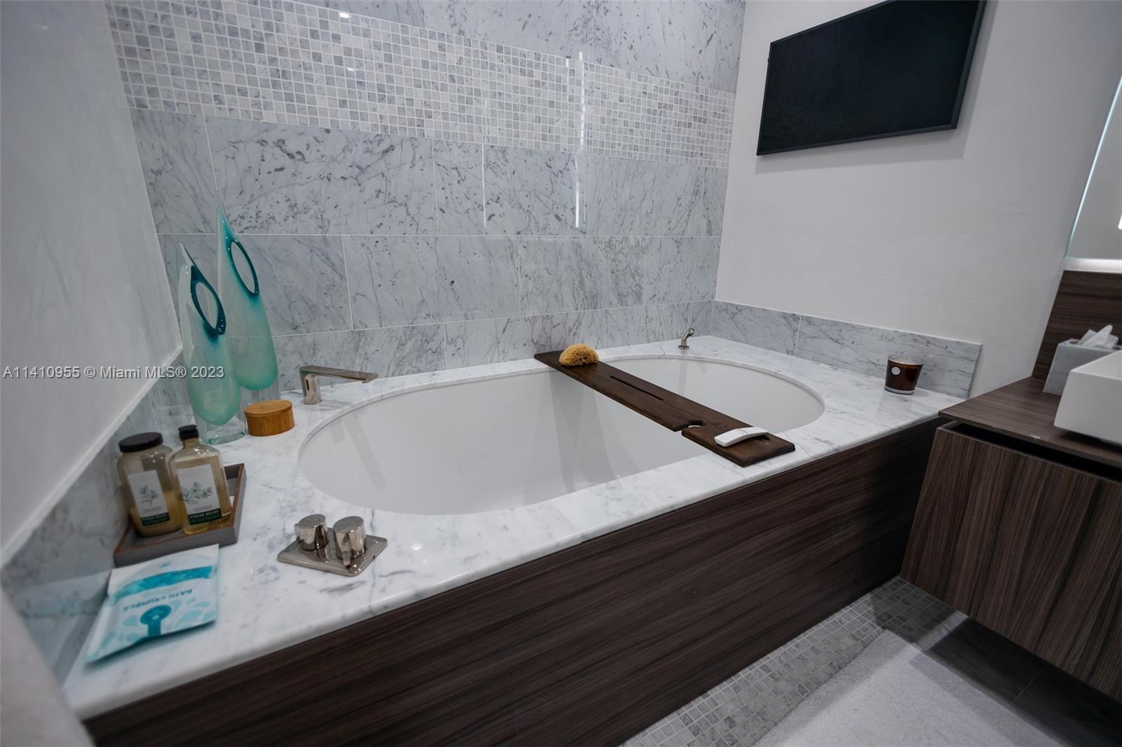 BRICKELL FLATIRON CONDO - Residential