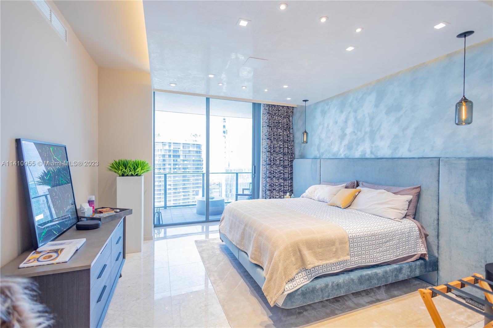 BRICKELL FLATIRON CONDO - Residential