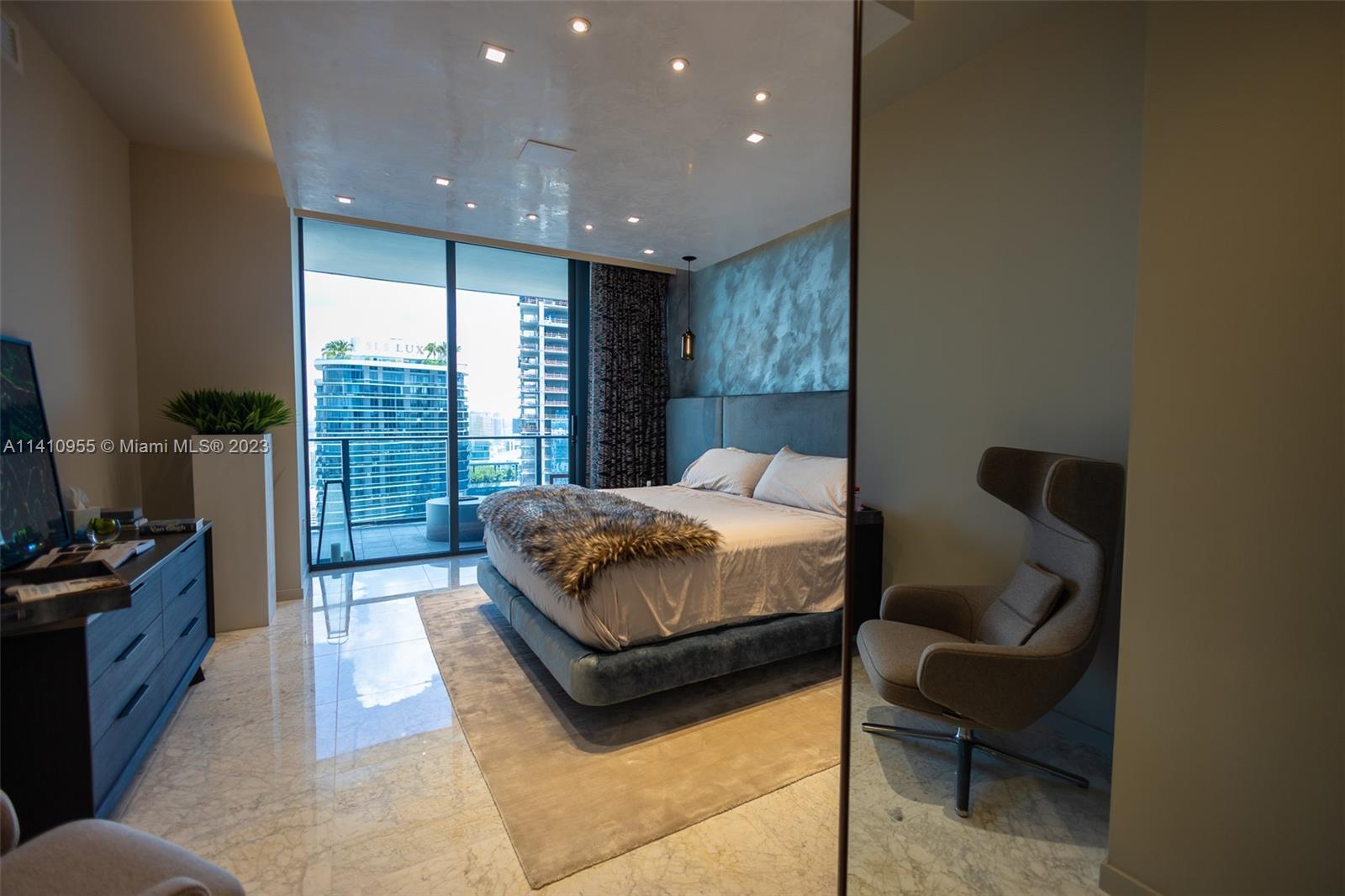BRICKELL FLATIRON CONDO - Residential