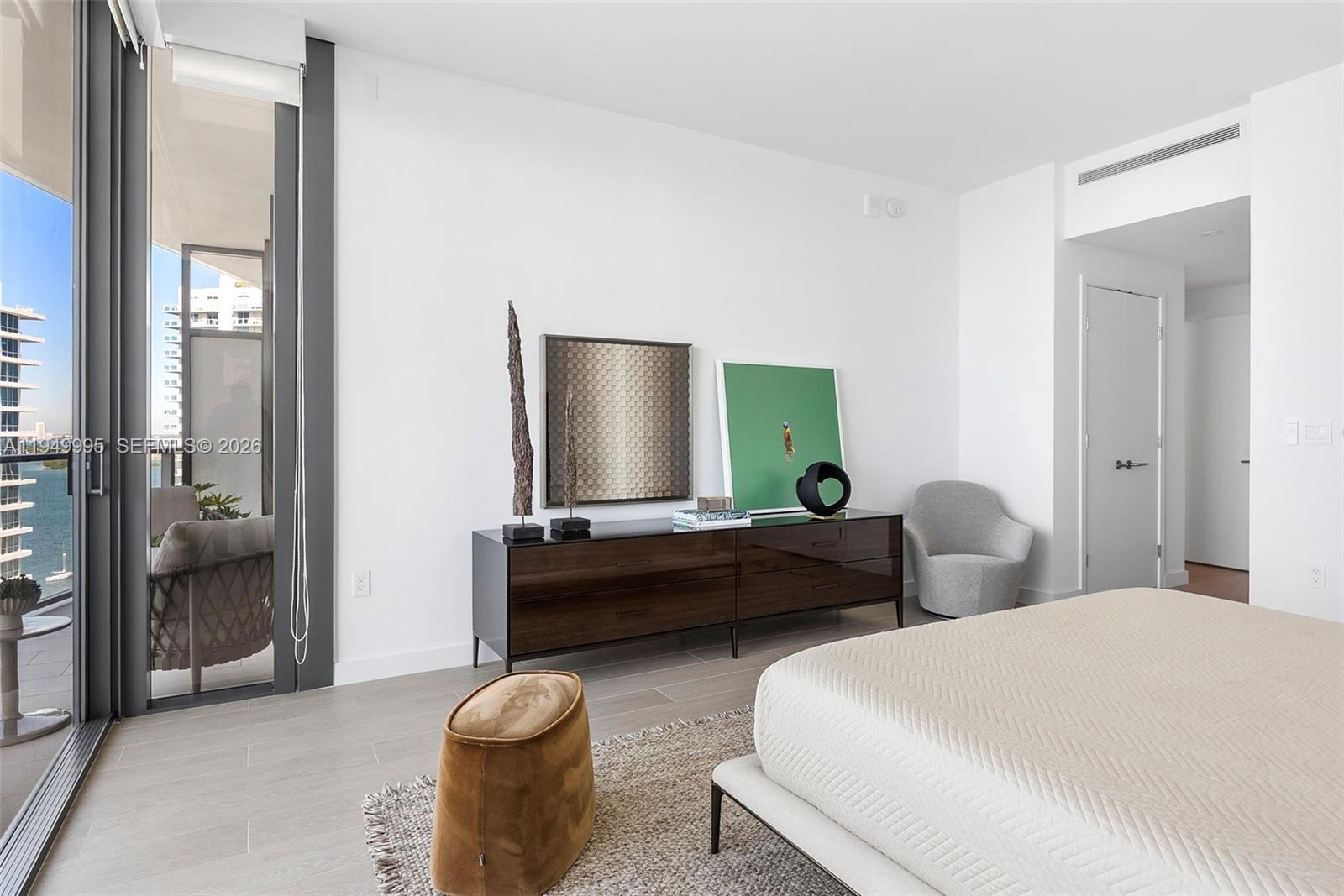 FIVE PARK - Residential