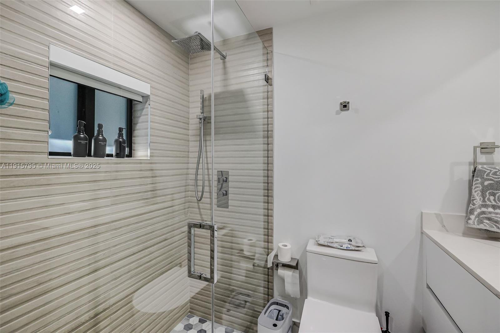 SWEETWATER ESTS SUB - Residential Lease