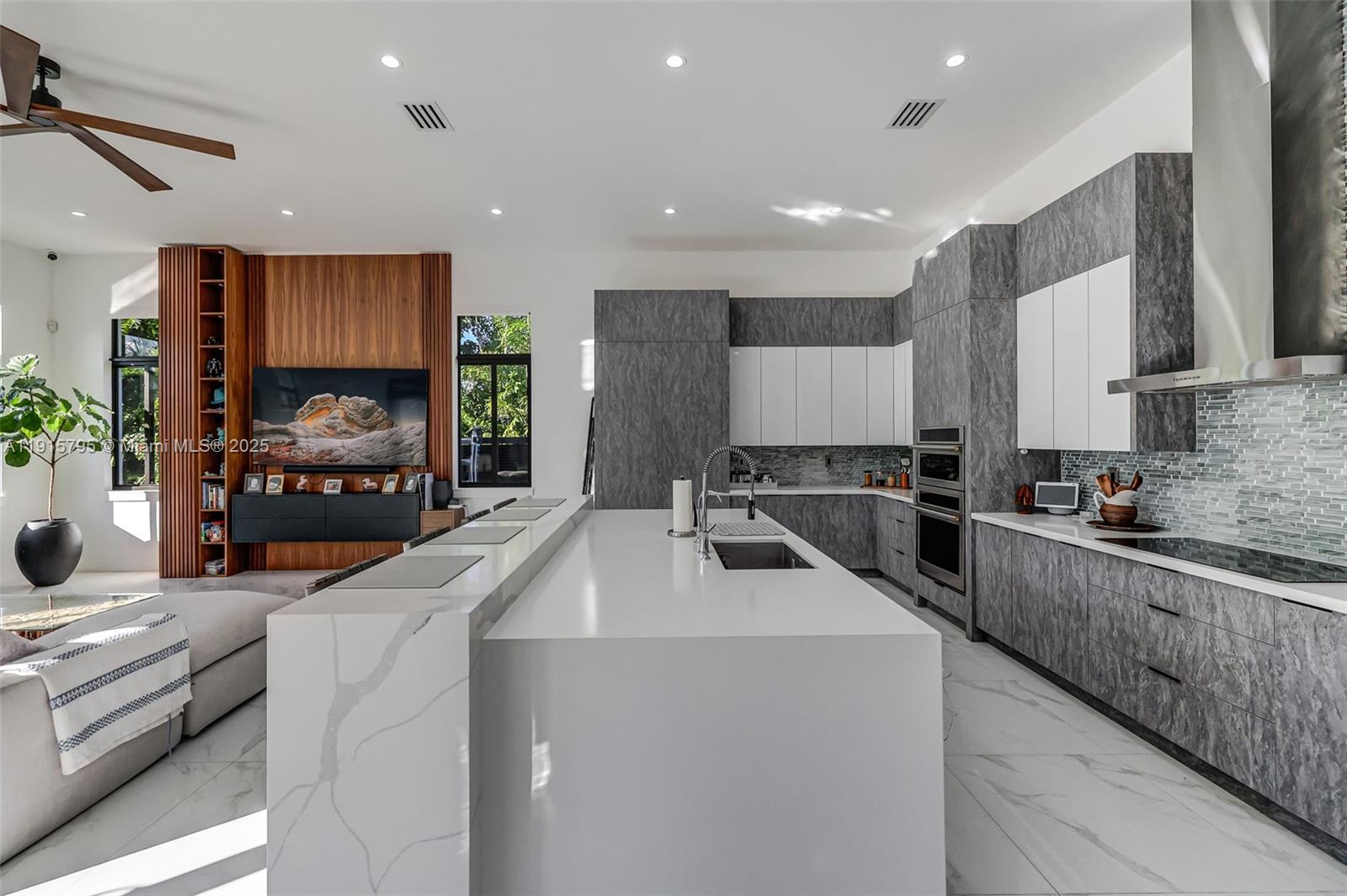 SWEETWATER ESTS SUB - Residential Lease